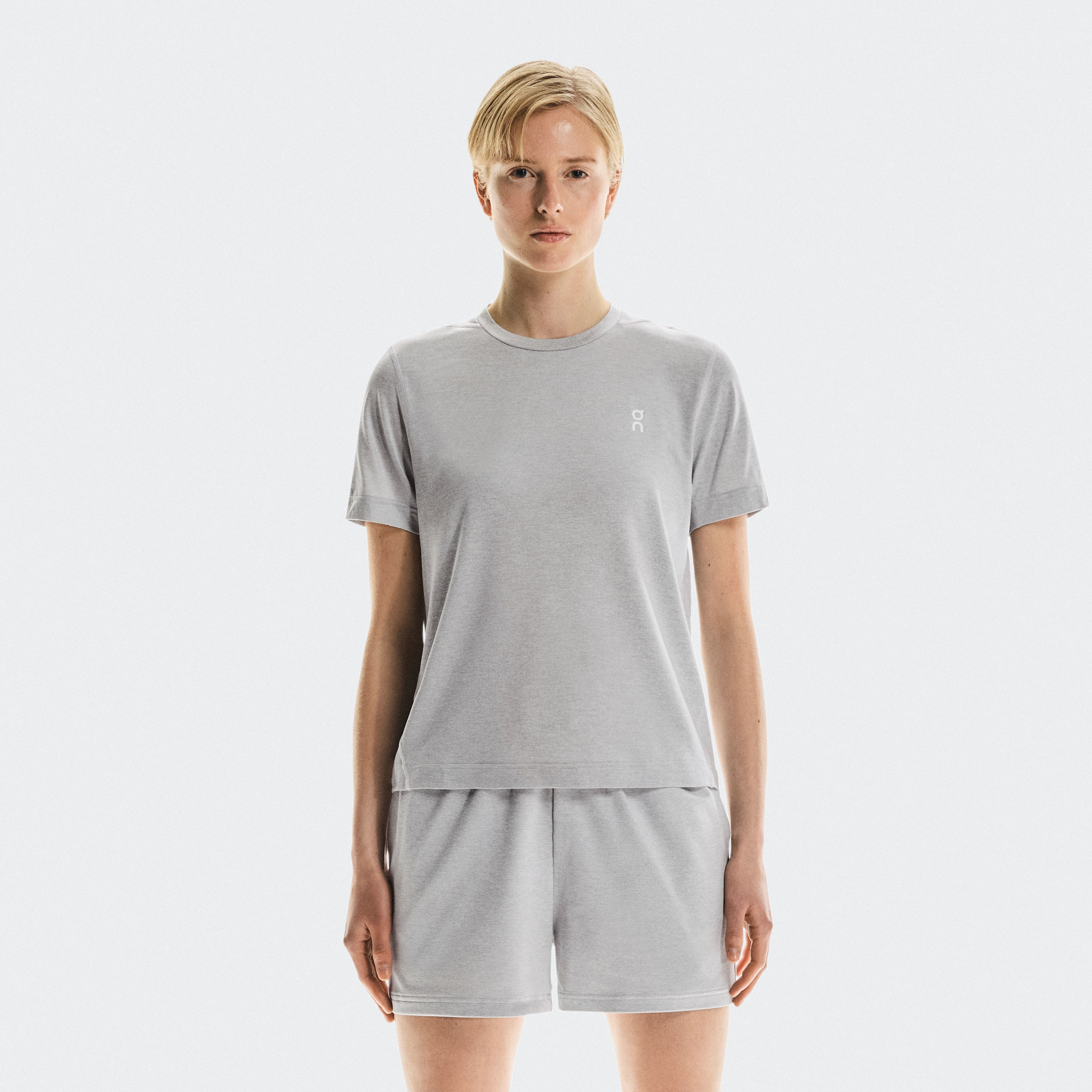 On Courtside-T Grey Women Women – Lightweight, everyday tennis, super soft Tops and t-shirts