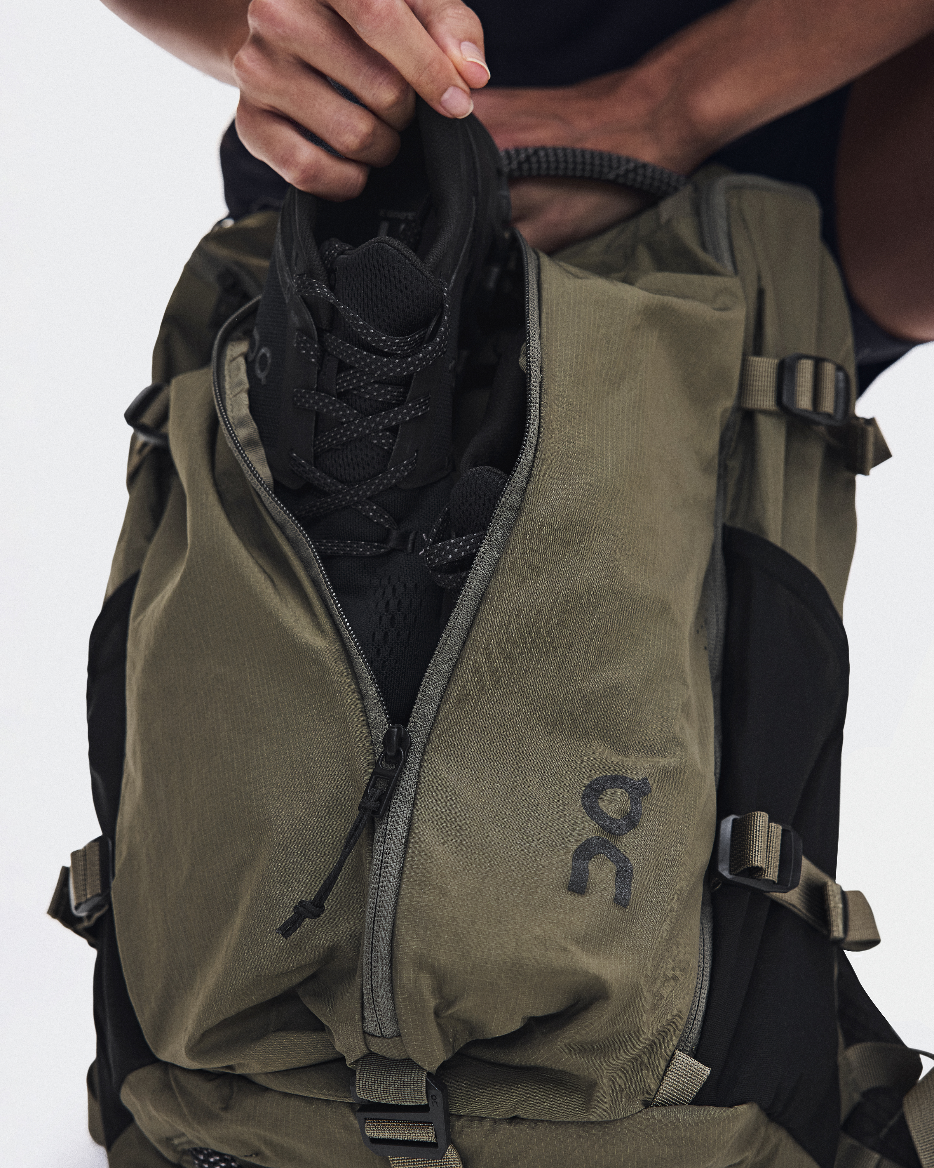 Speed Pack 30L | Green & Black | On United States
