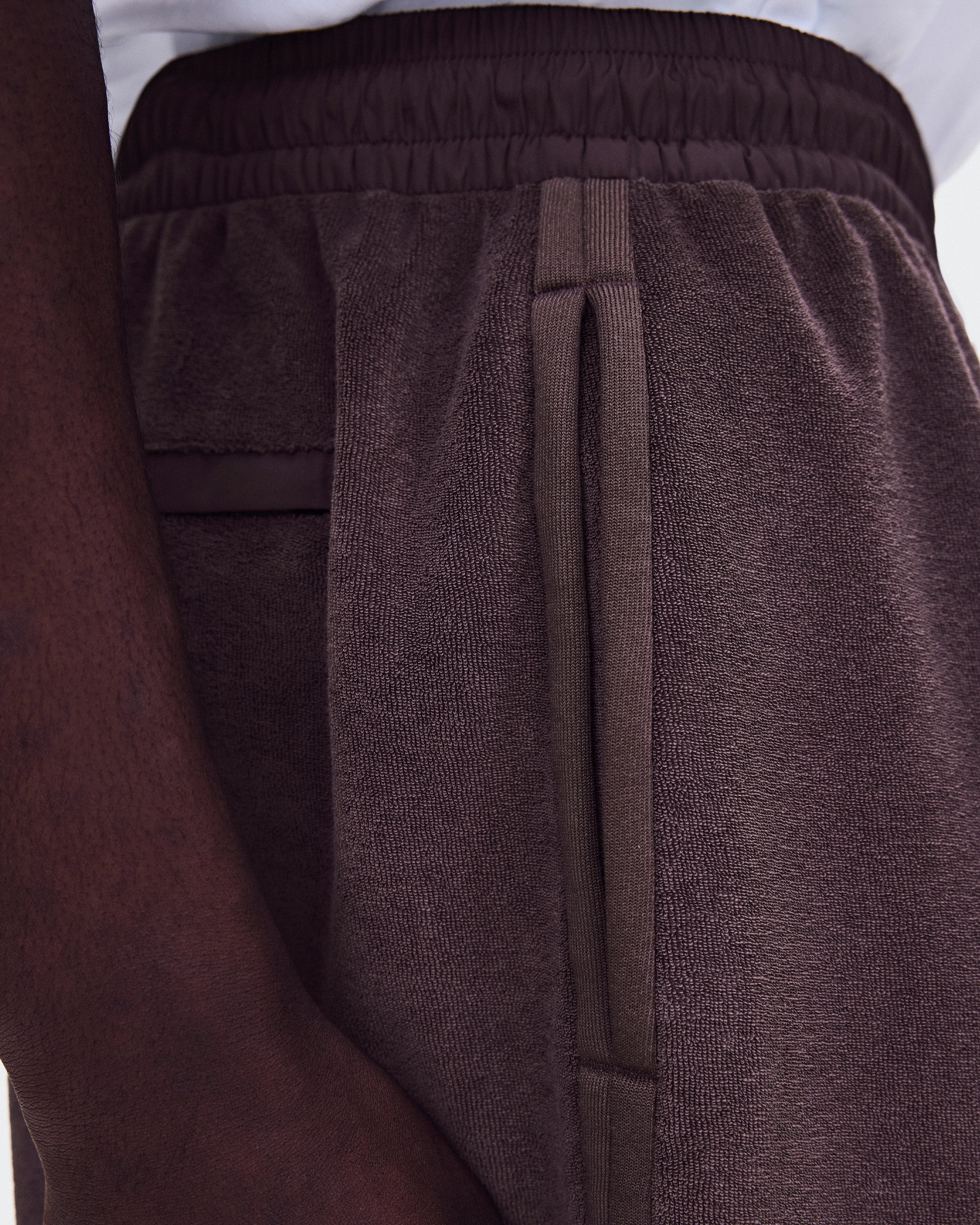 On Courtside Shorts Terry Mulberry Men Shorts