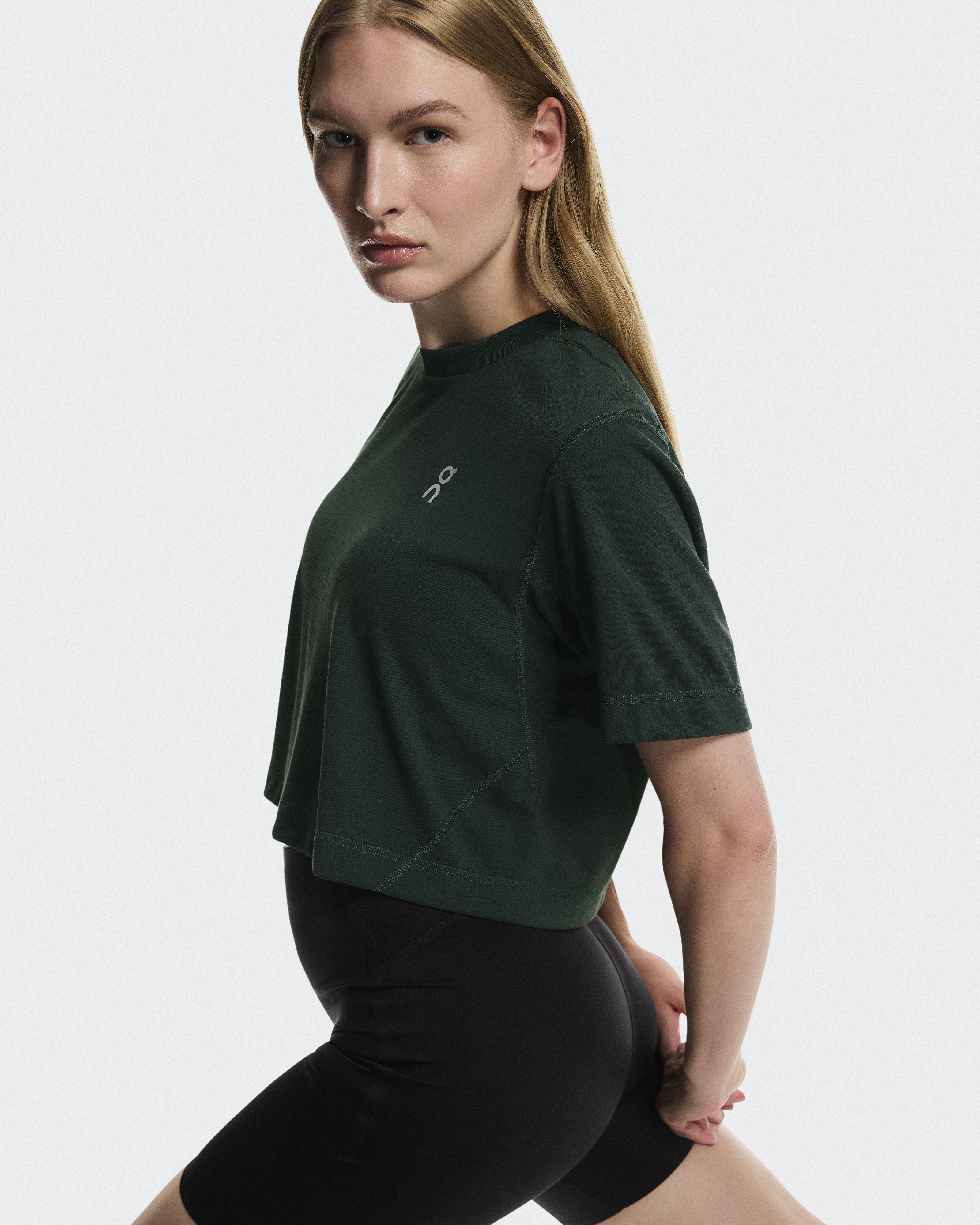 Onオン　トレーニングウェア　トップス　crop【M】 Women's Train-T Crop | On United States