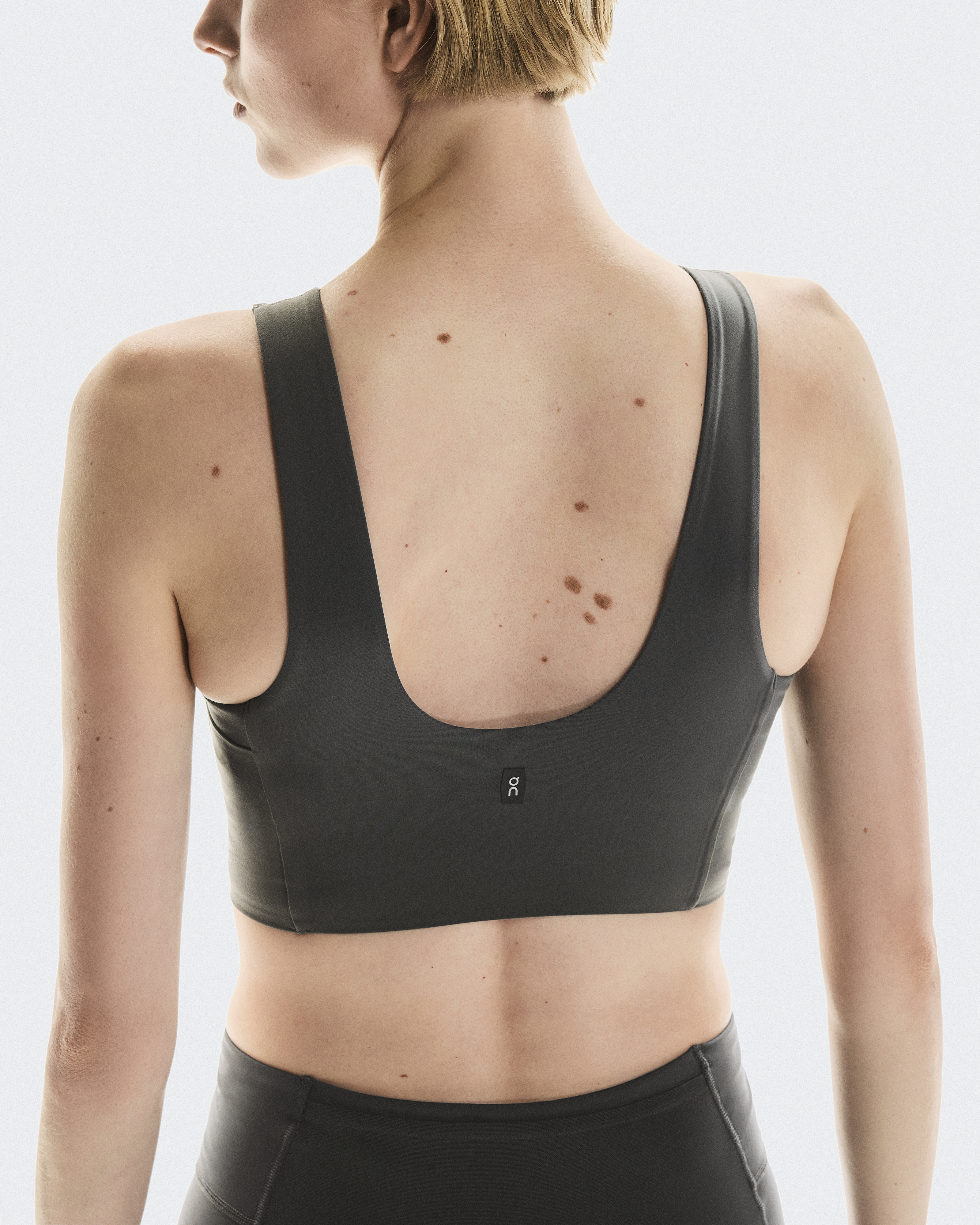 (取寄) オンランニング レディース コア 2イン1 クロップ タンク トップ - ウィメンズ On Running women Core 2-in-1 Crop Tank Top - Women's Black Women's Core 2-in-1 Crop | Black | On United States