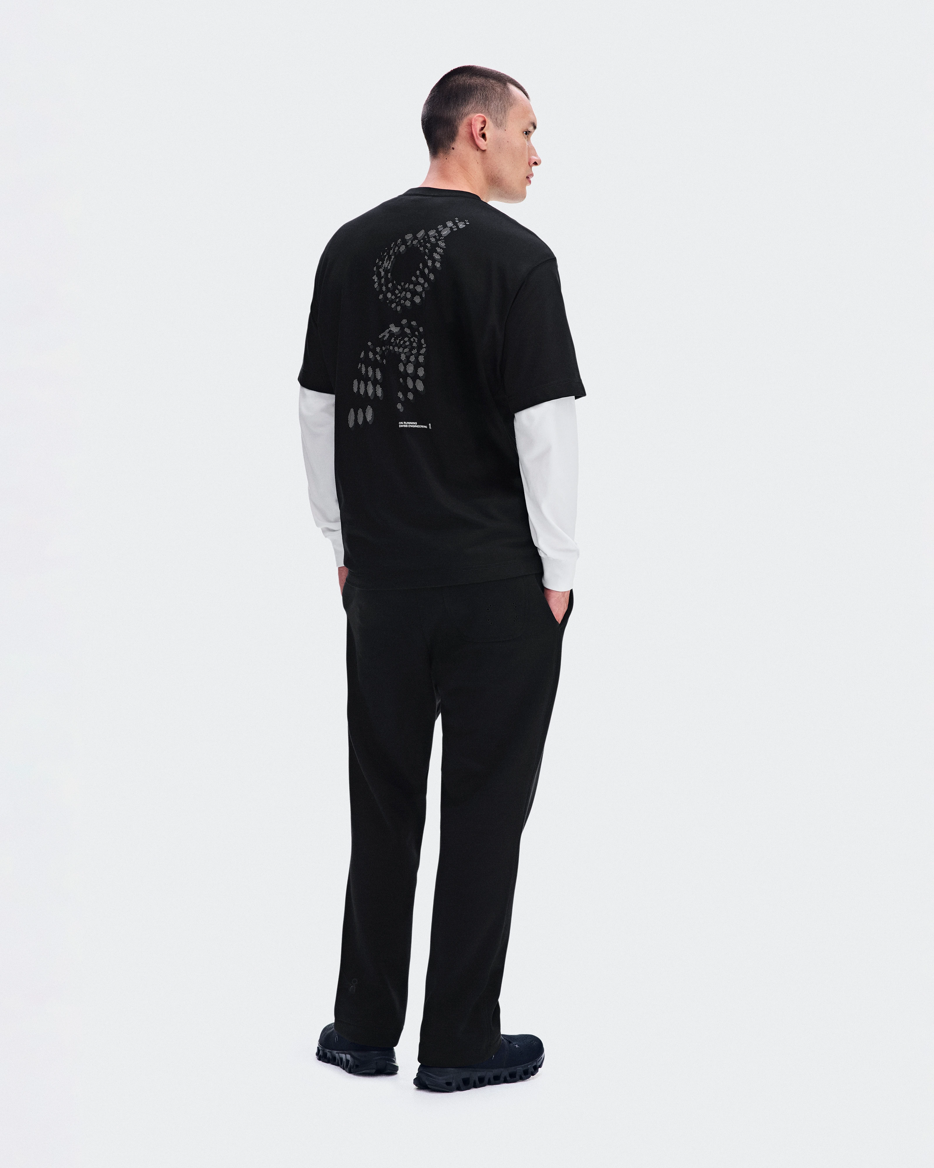 On Club Collective-T Runner Black Men Tops and t-shirts