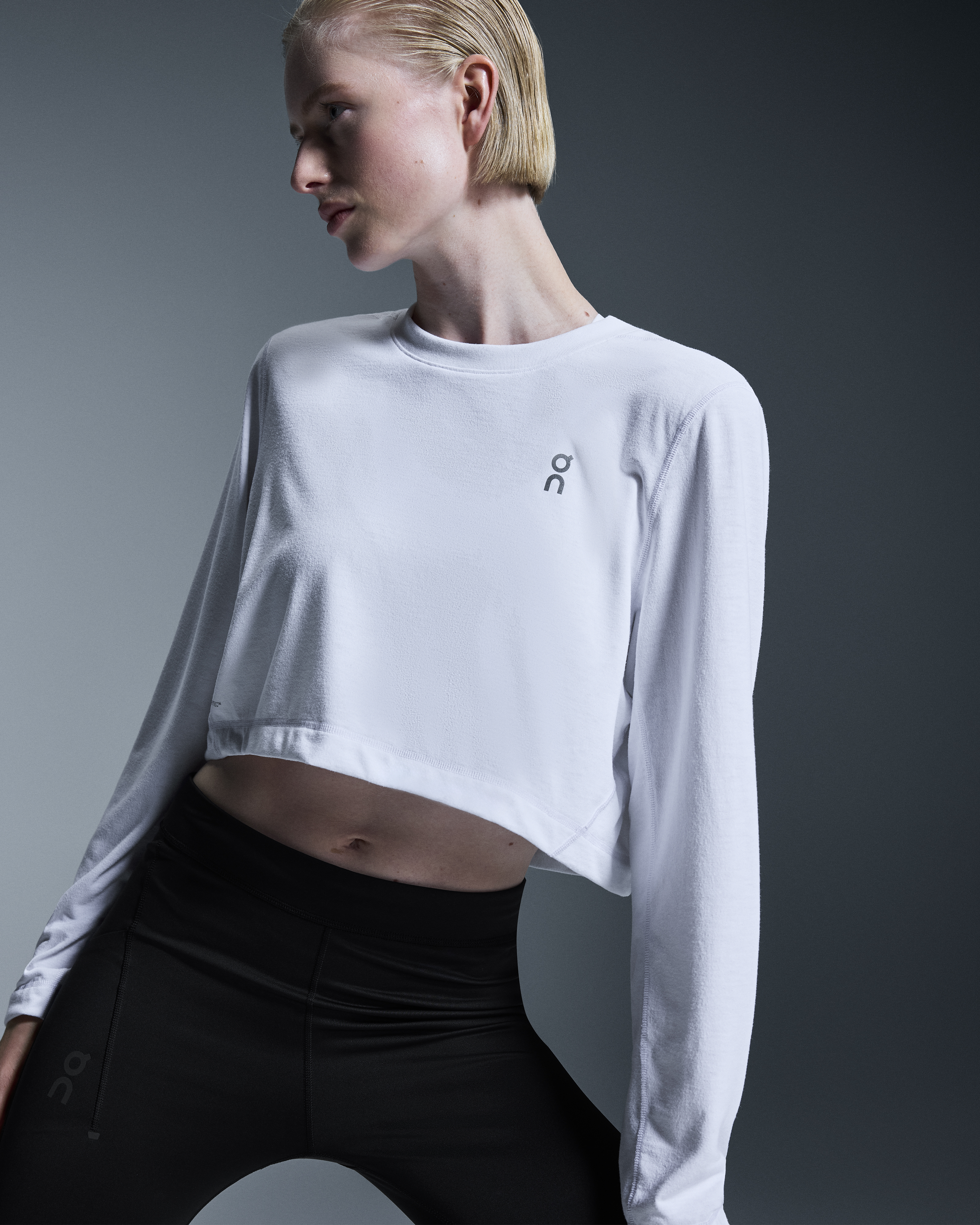 Women's Train Long-T Crop Graphic | White | On Bulgaria