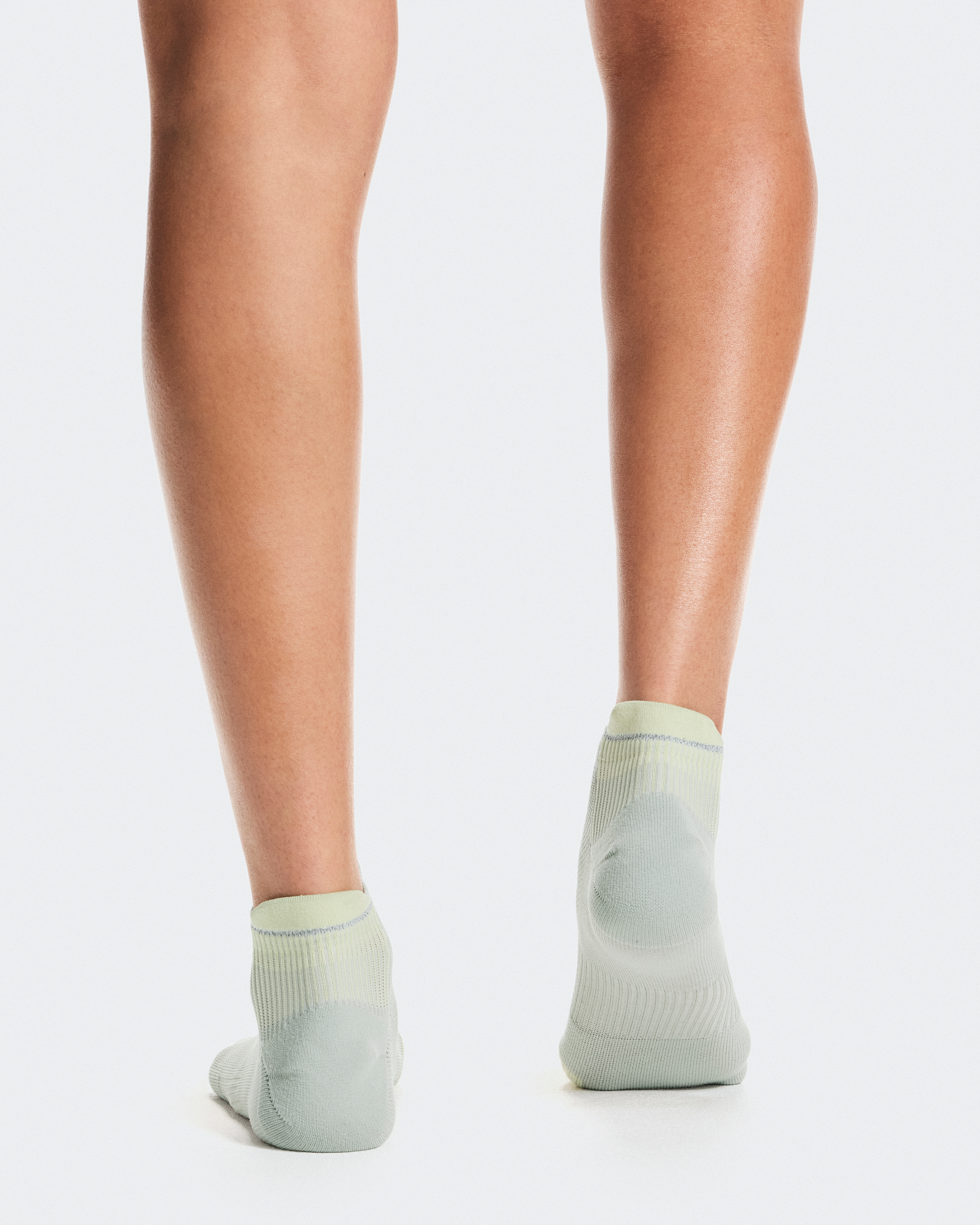 Performance Run Sock Lowللجنسين / Tin | Lemonade / 43 - 46