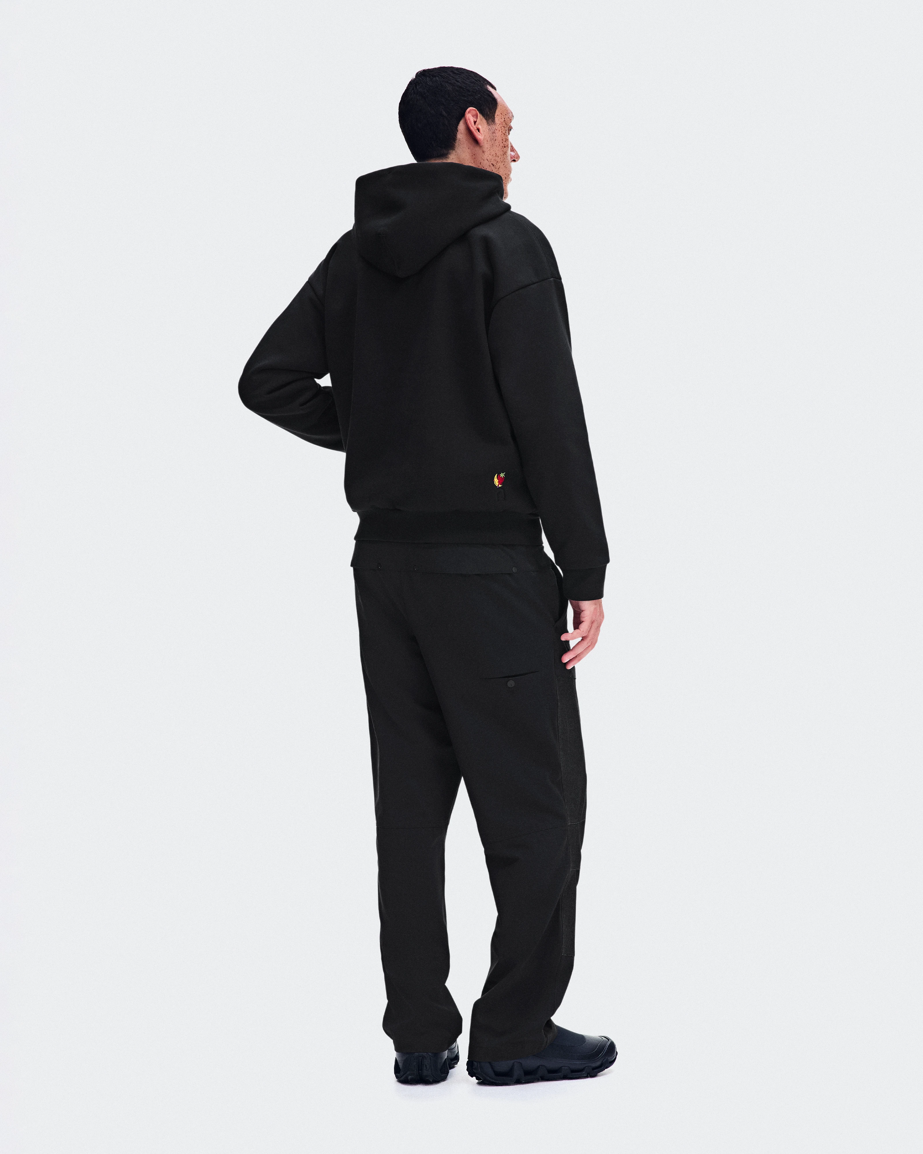 On Utility Zip Hoodie SHG Black 유니섹스 – 아웃도어 모험, 올데이 웨어 후디 & 스웻셔츠