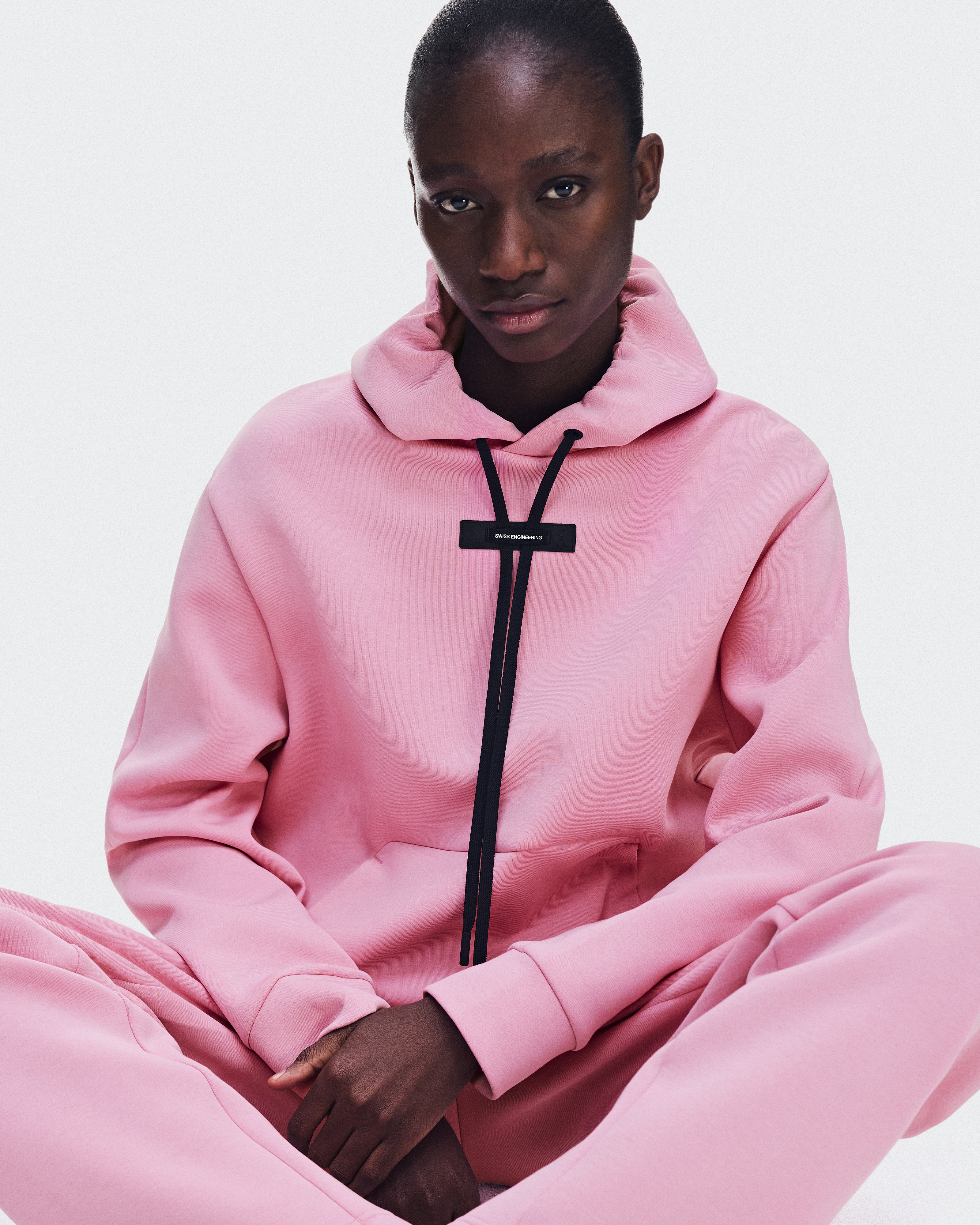 Women's Focus Tech Hoodie | Pink | On Japan