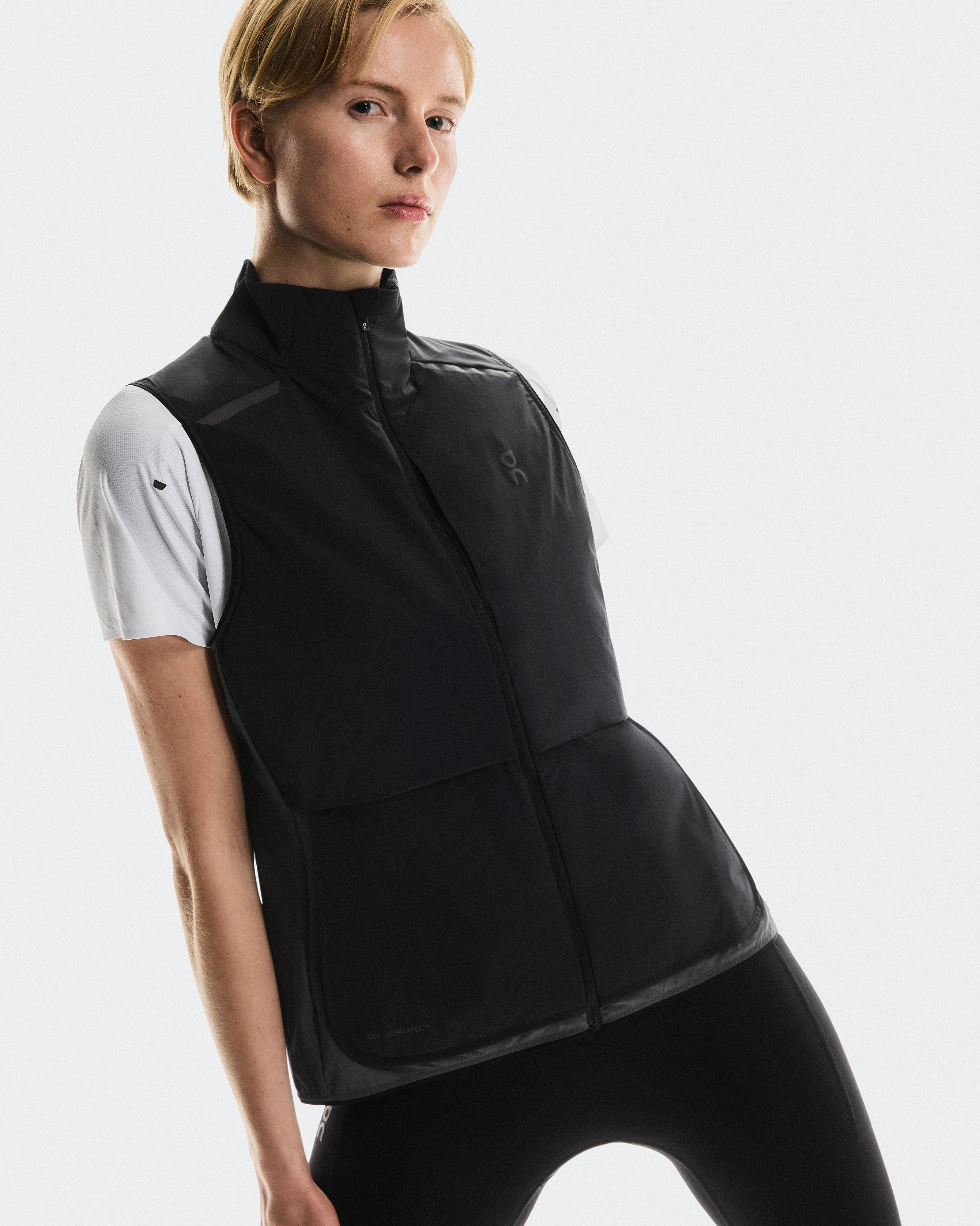 On Weather Vest Black & Eclipse Women Jackets