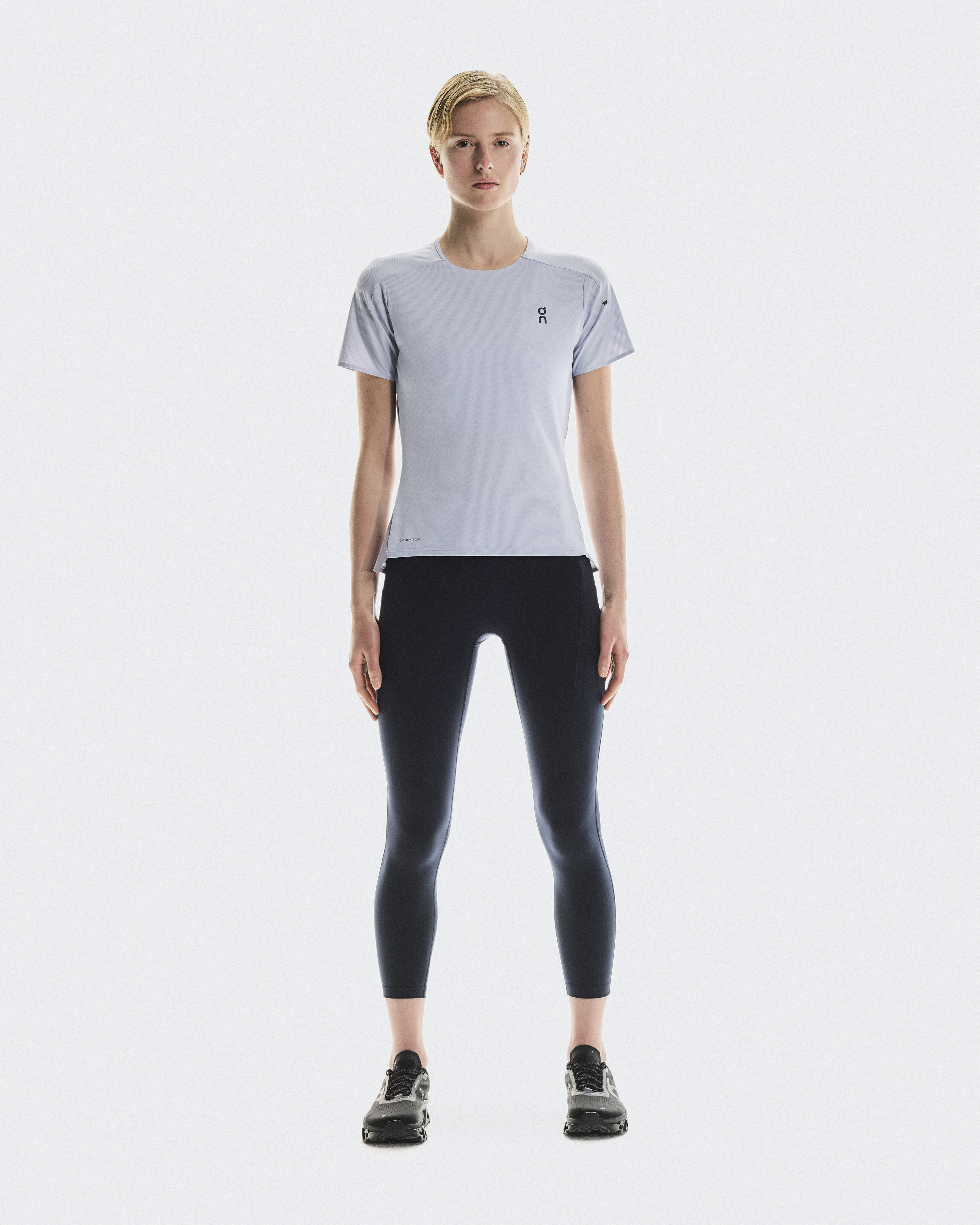 【美品】On Performance-T Tシャツ S ネイビー ランニング On オン Performance-T パフォーマンスT レディース Tシャツ