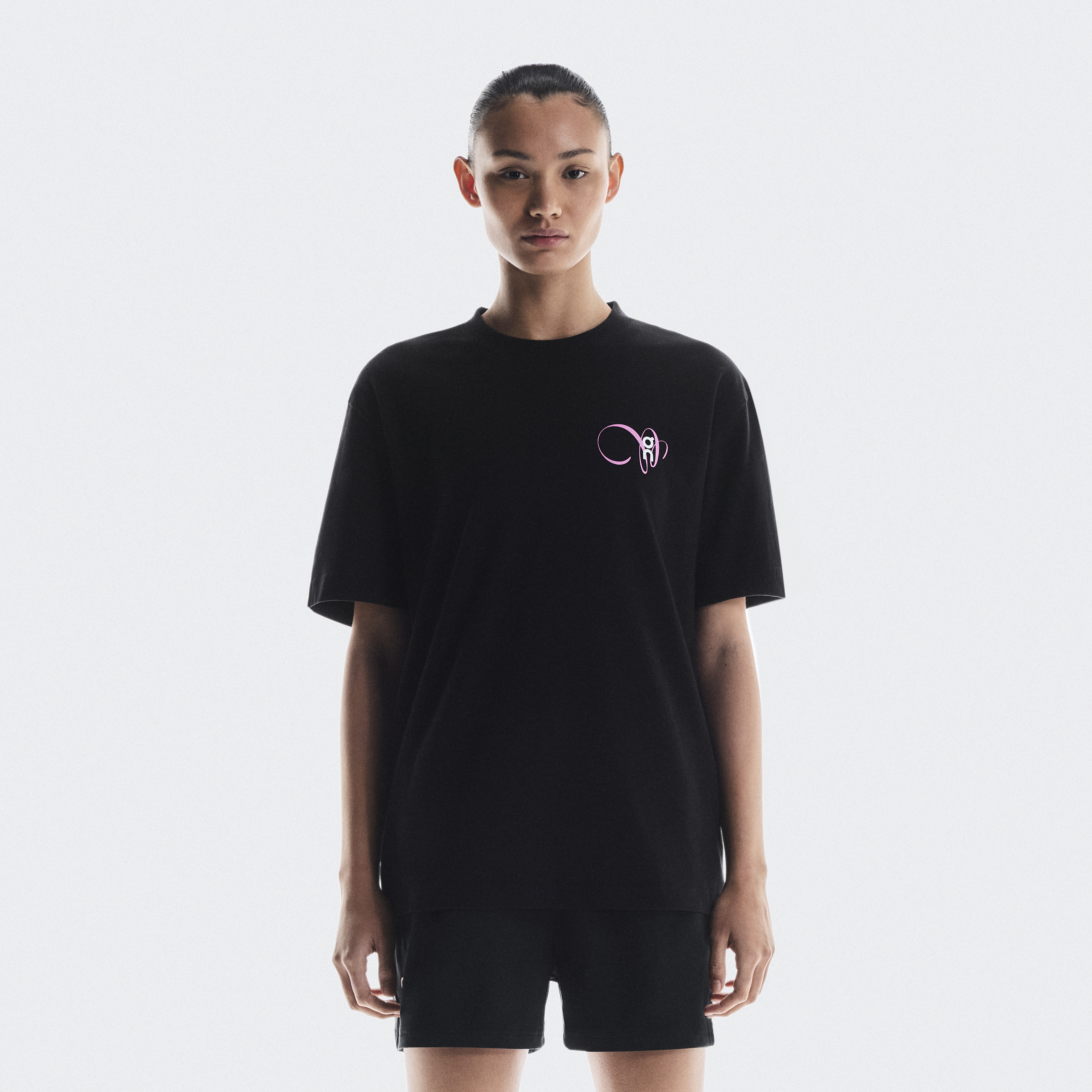 Club-T Graphic Short-Sleeve Shirt in Black/Raspberry