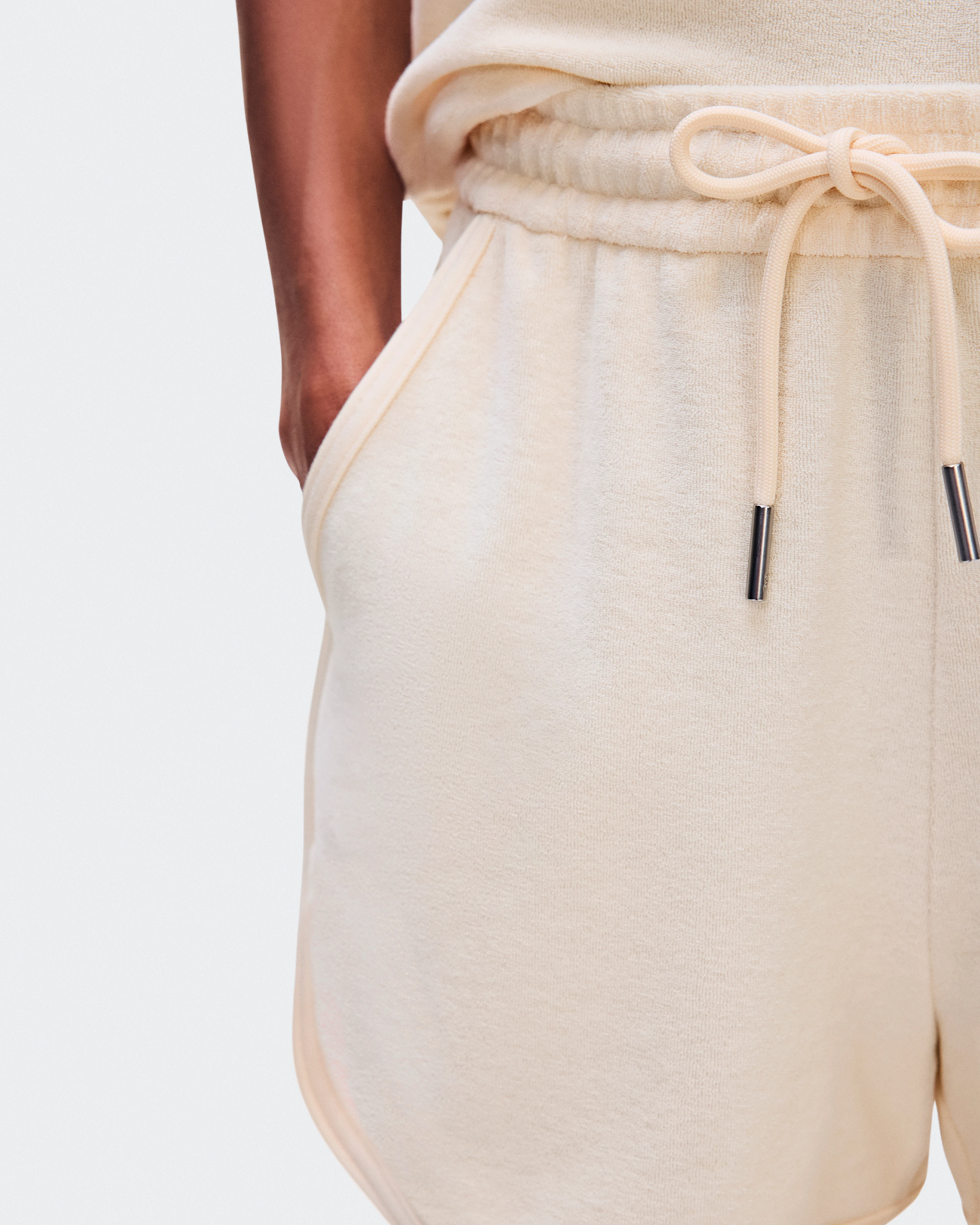 On Courtside Shorts Terry Chantilly Women Active life