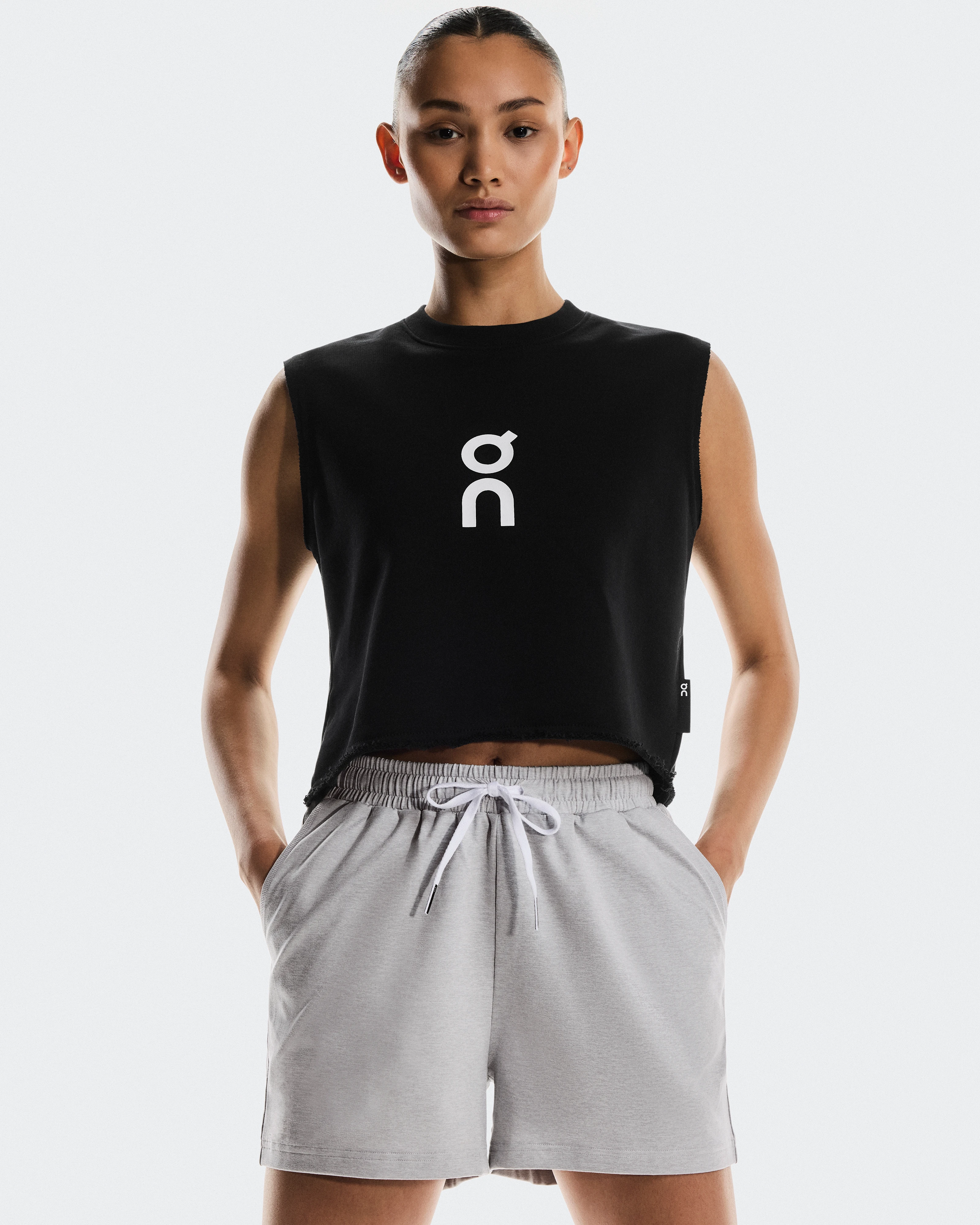 On Courtside Shorts Gravel Women Shorts