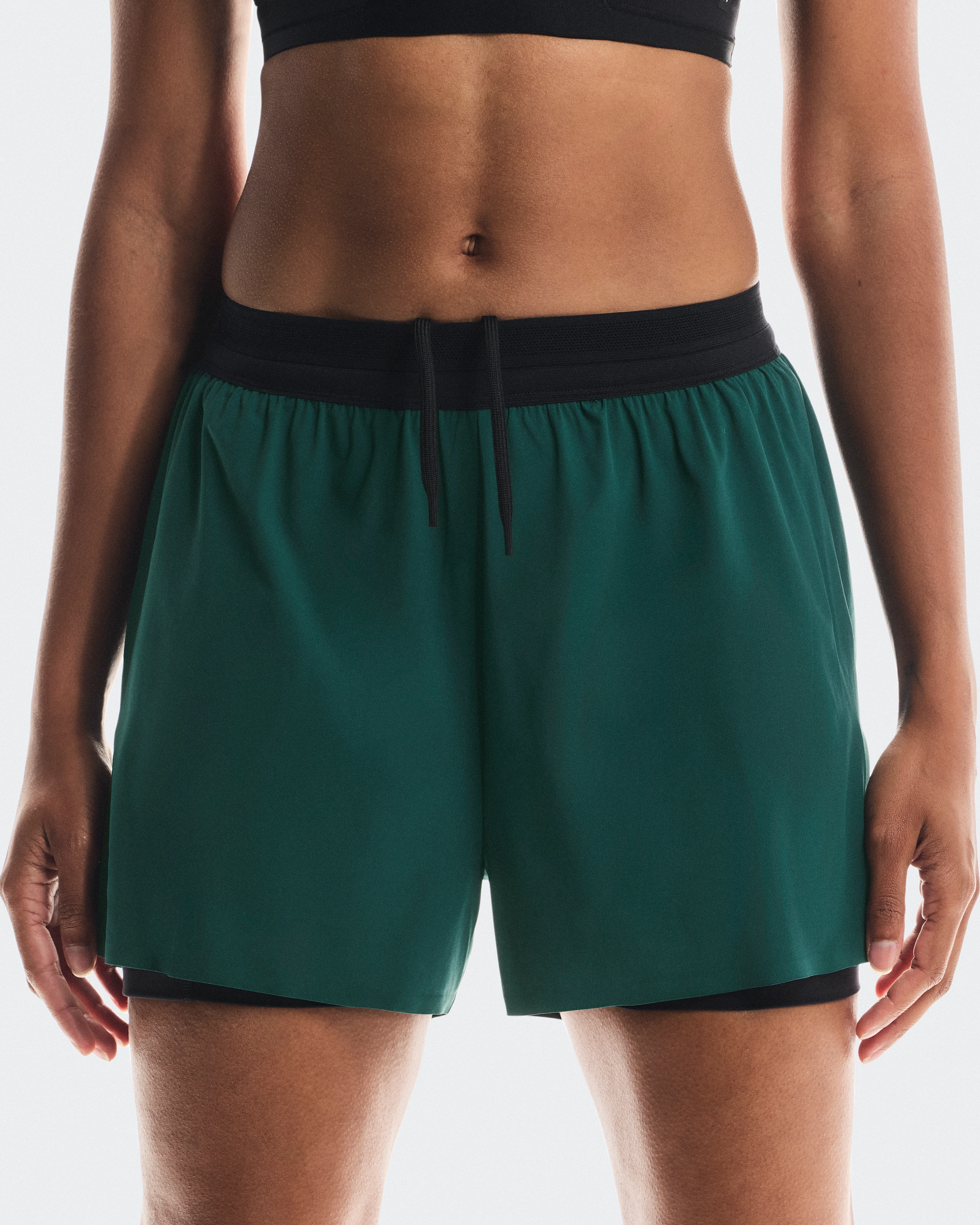 On 3" Performance 2/1 Shorts Spirulina & Black Women Shorts