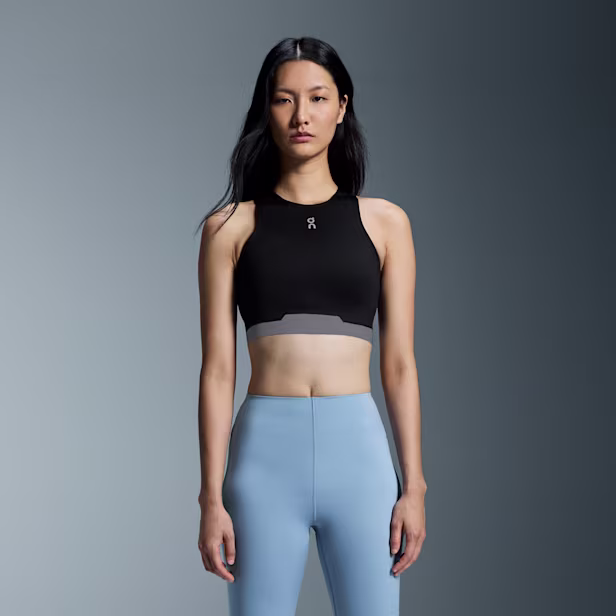 Train 2-in-1 Crop Shirt in Black