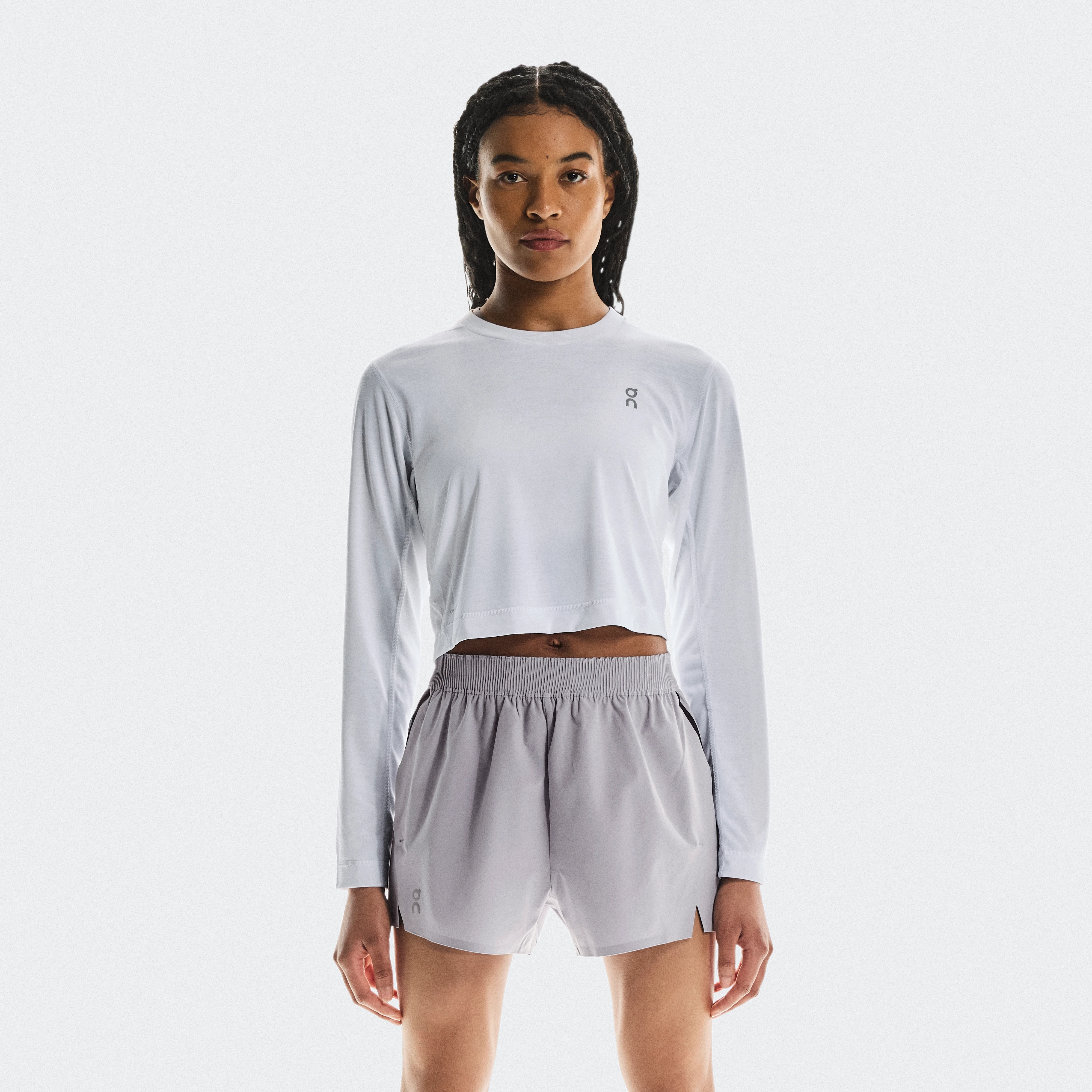 On Train Long-T Crop Graphic White Women Women – High-intensity training, sweat-wicking, versatile Tops and t-shirts