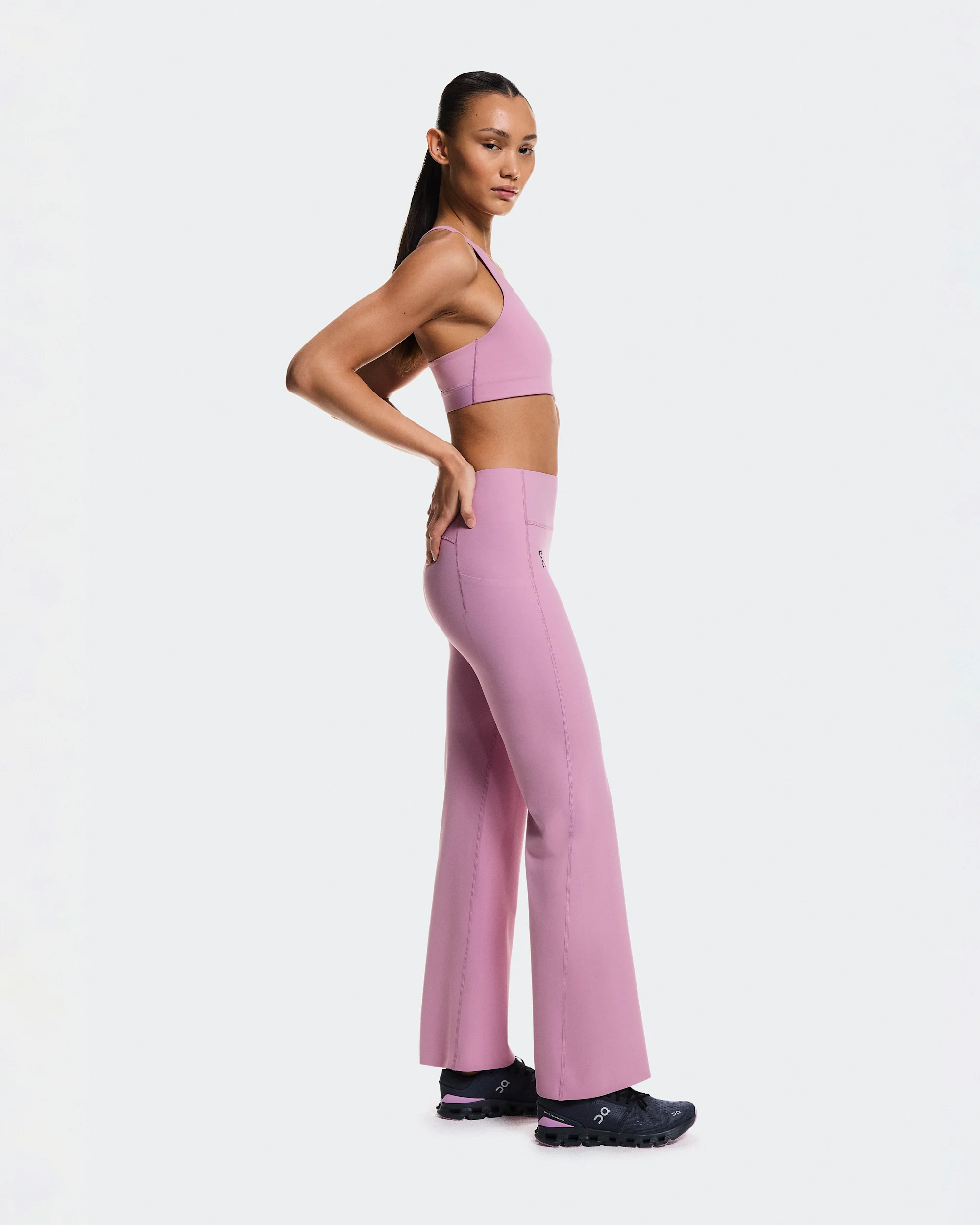 Studio Flared Leggings 30" - thumbnail 4