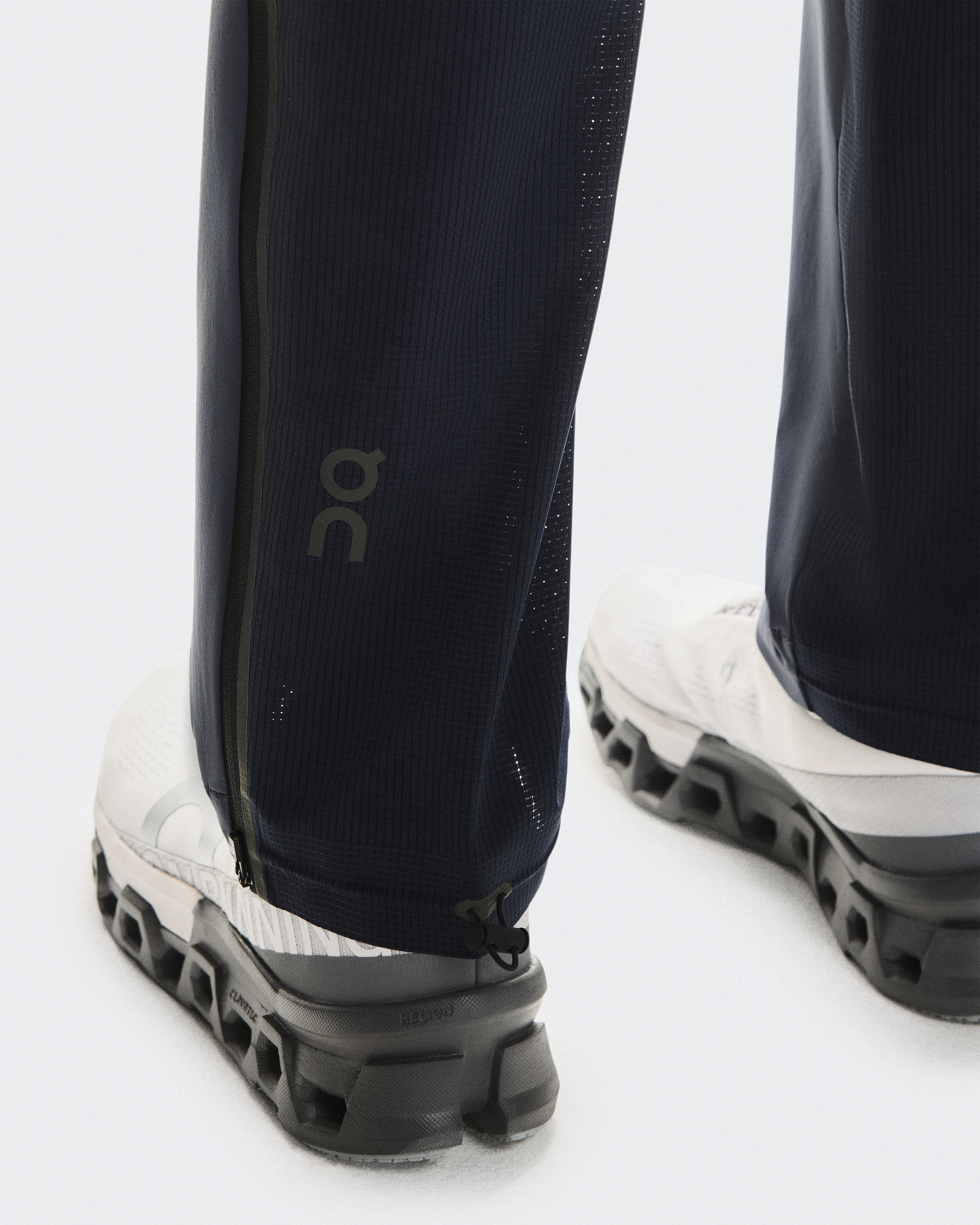 On Track Pantsメンズ Lネイビー Men's Track Pants | Blue | On United States