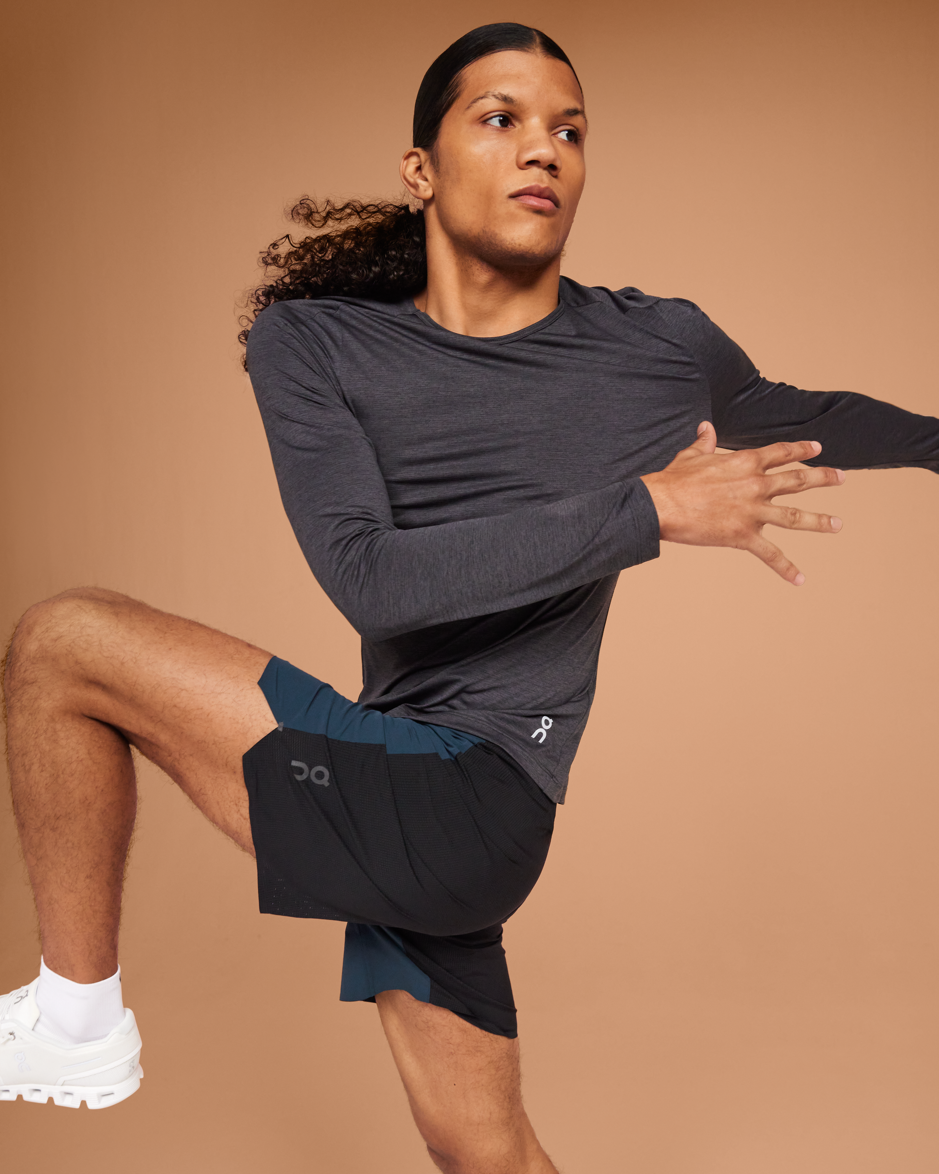 ON LIGHTWEIGHT SHORTS ダークブルー/ブラック メンズS Men's Lightweight Shorts | Blue | On United States
