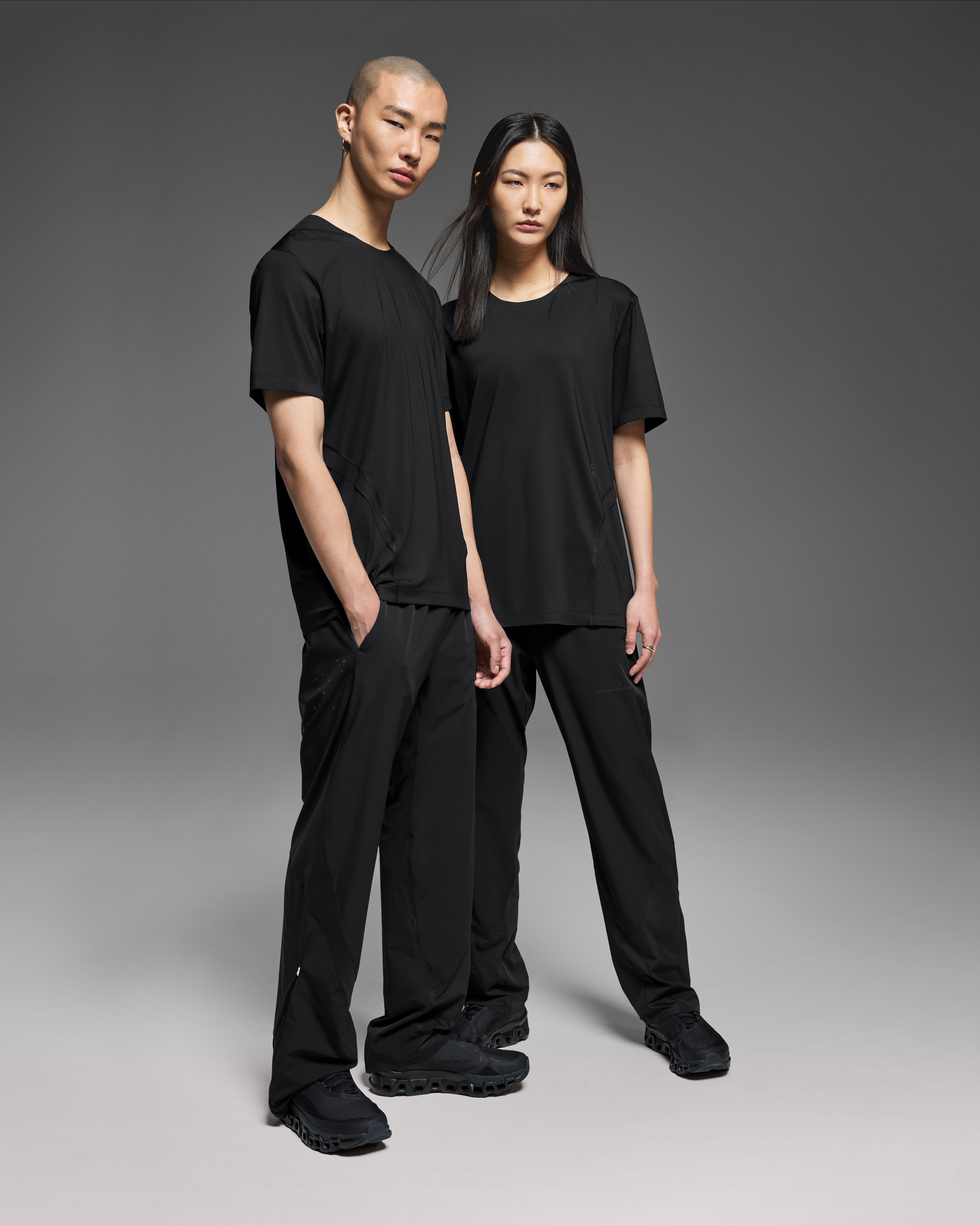 【PAF】Onエディション ブラック Running Tシャツ Running-T PAF | Black | On United States