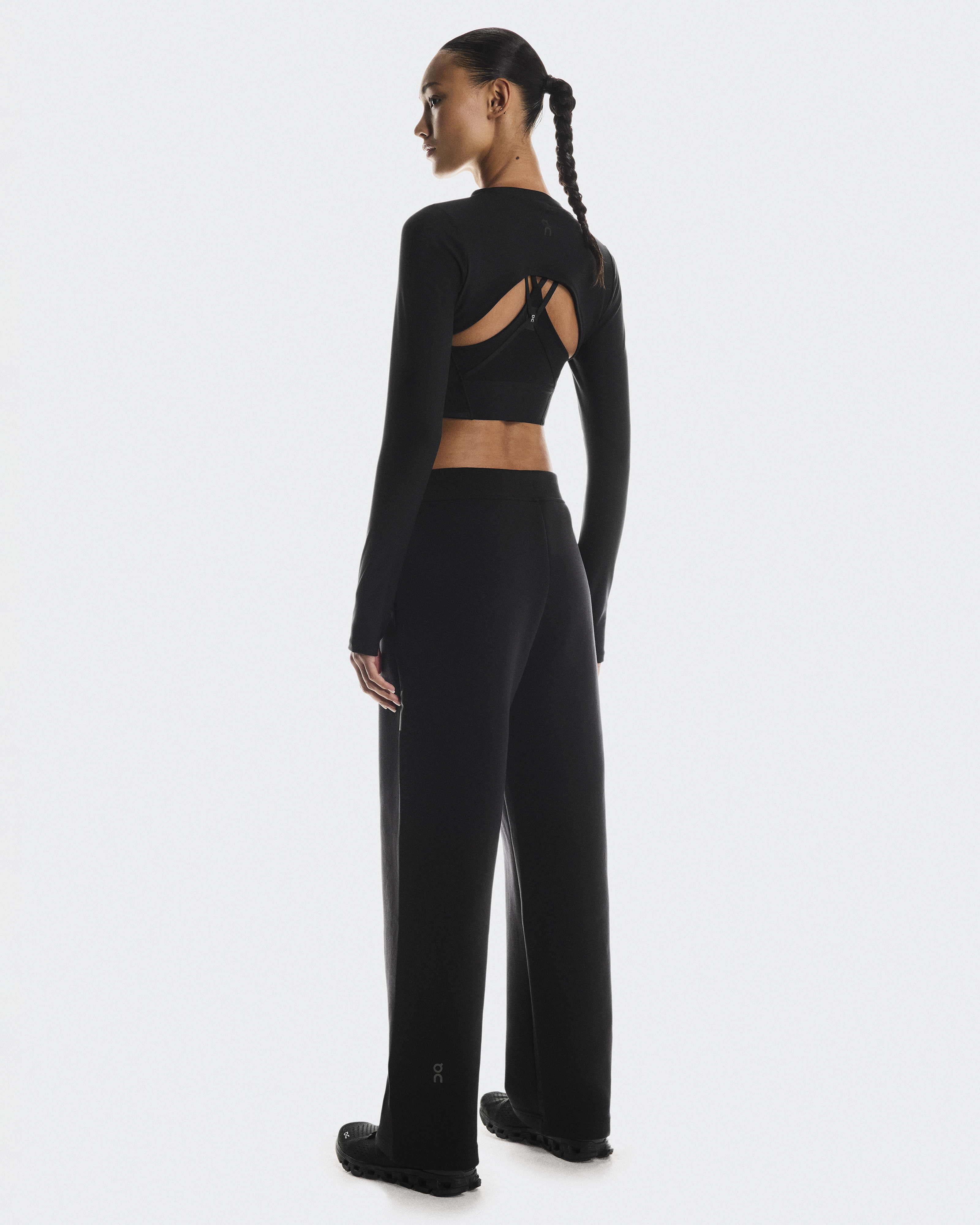 Women's Focus Tech Sweatpants | Black | On United States
