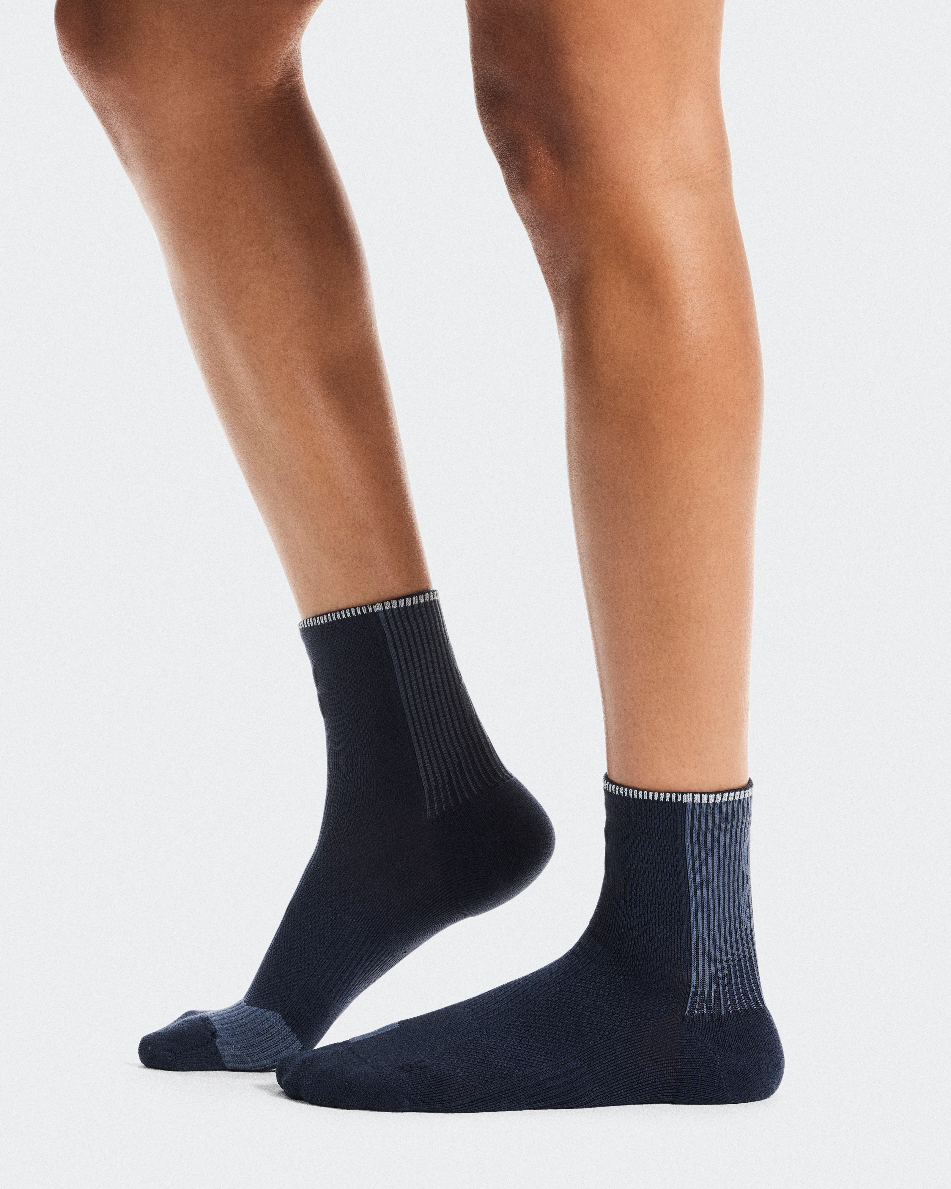 On Performance Run Sock Mid Navy & Navy Unisex Socks