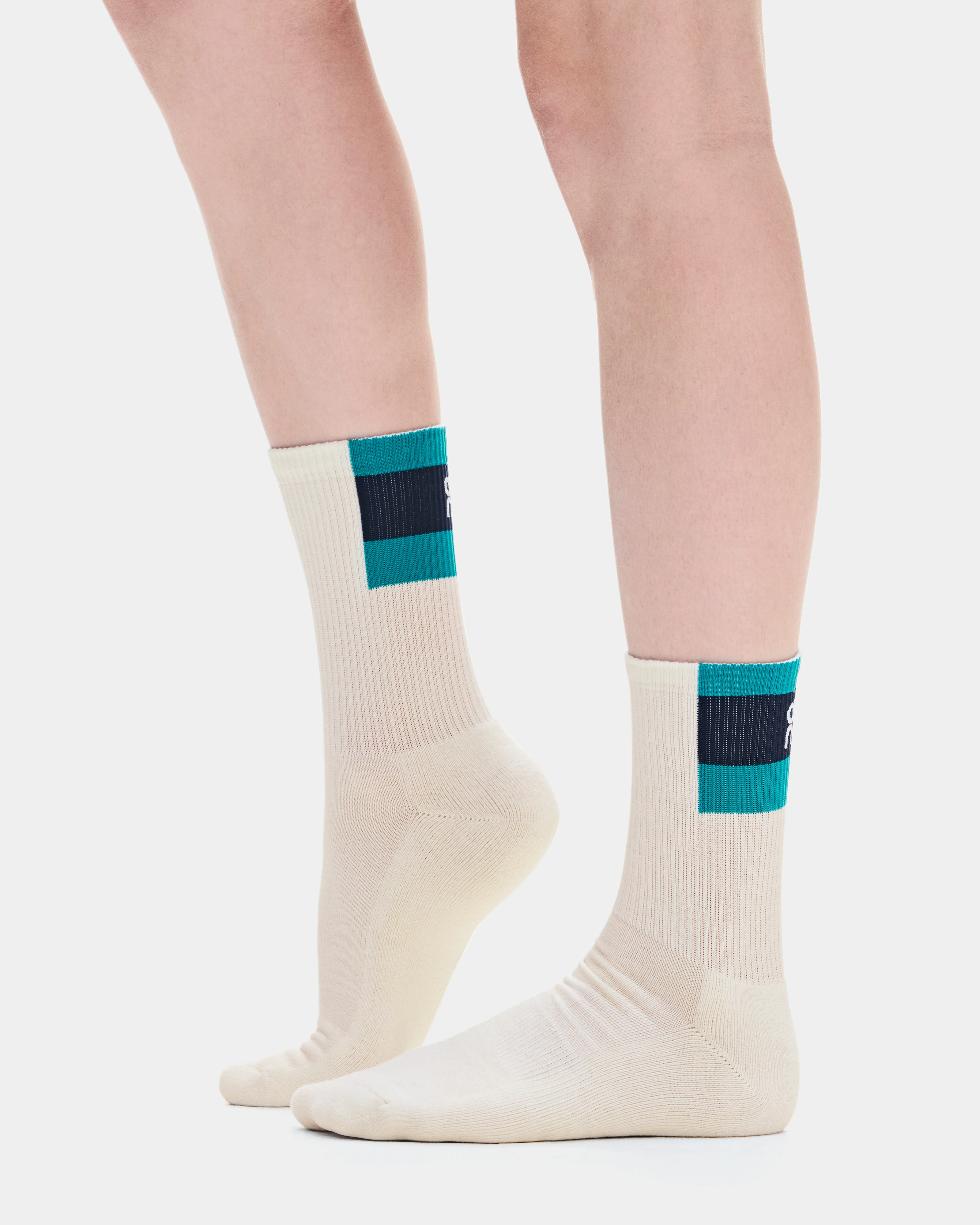 On Courtside Sock High 2P Ivory & Midnight Unisex Socks