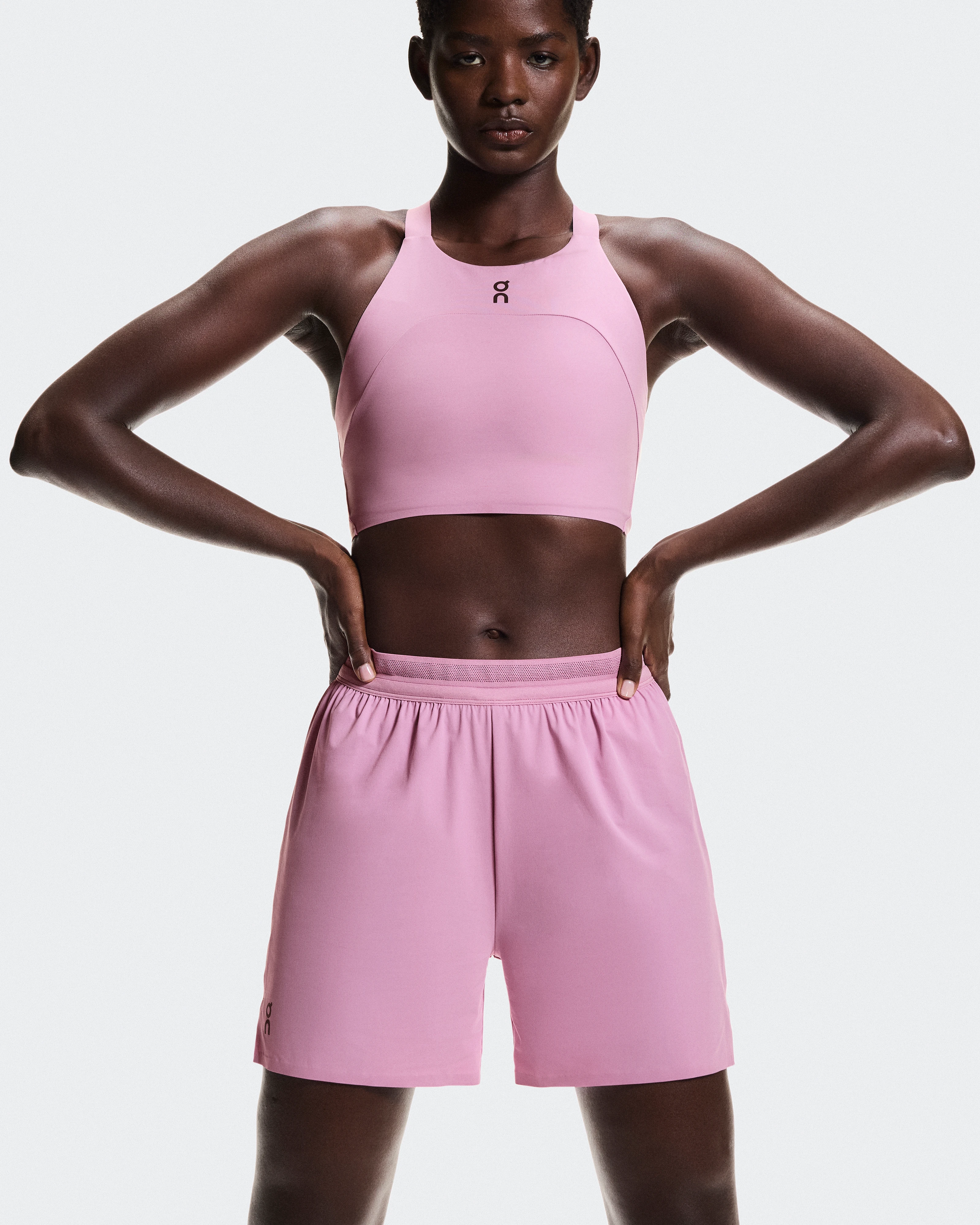 On 5" Performance Shorts Sakura Women Shorts