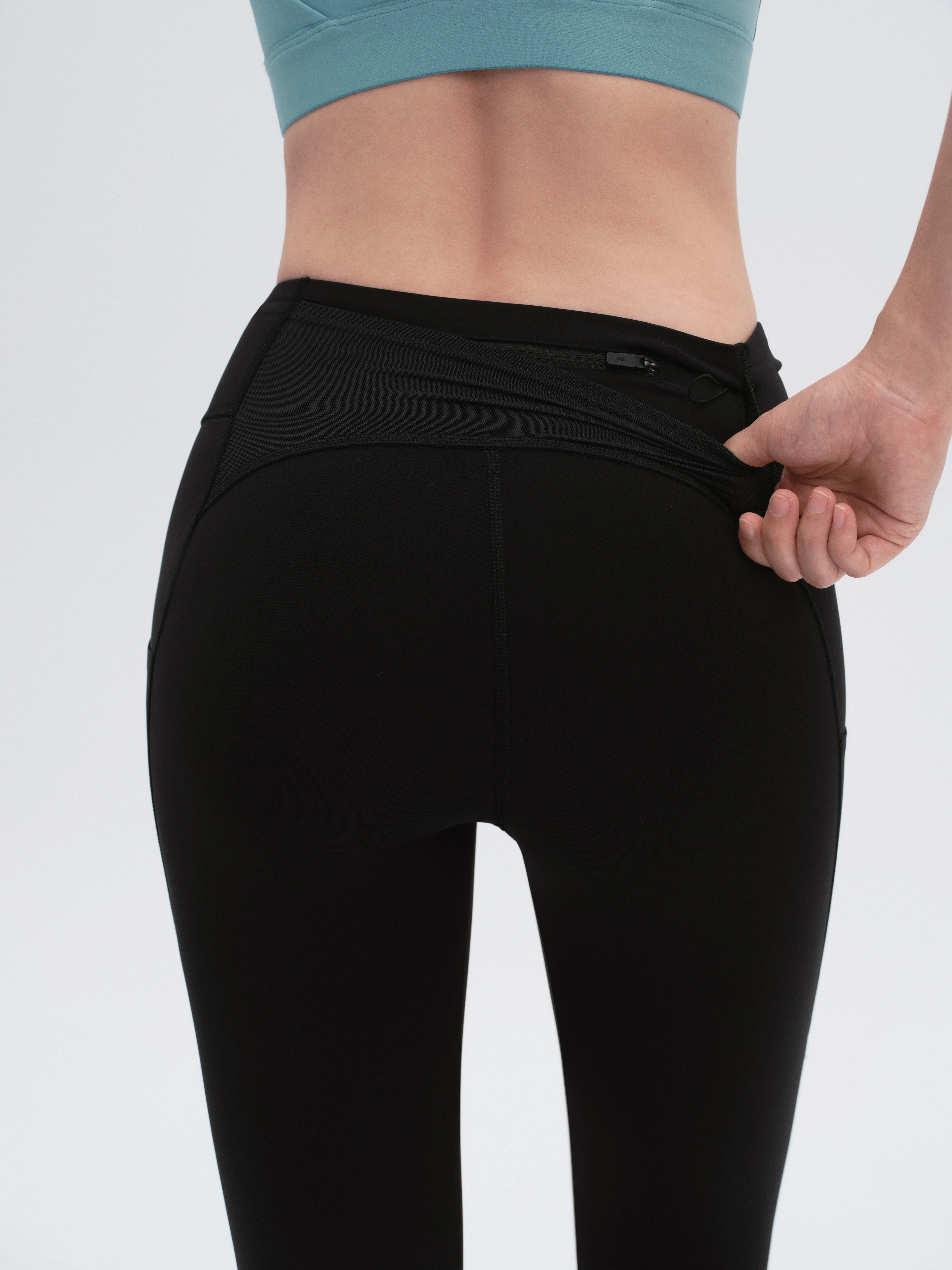 On Performance Tights 7/8 A Black Women Tights