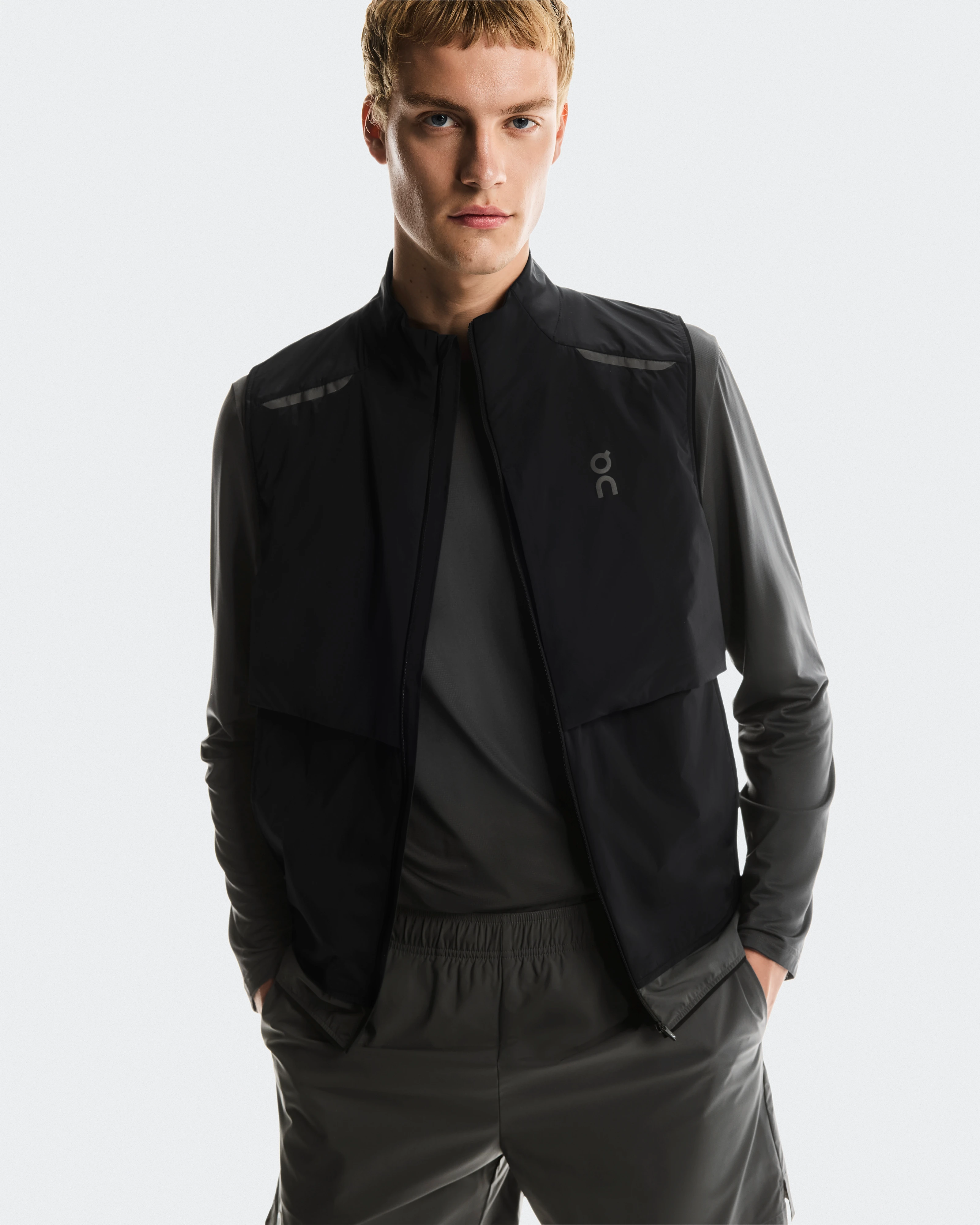 On Weather Vest Black & Eclipse Men Jackets