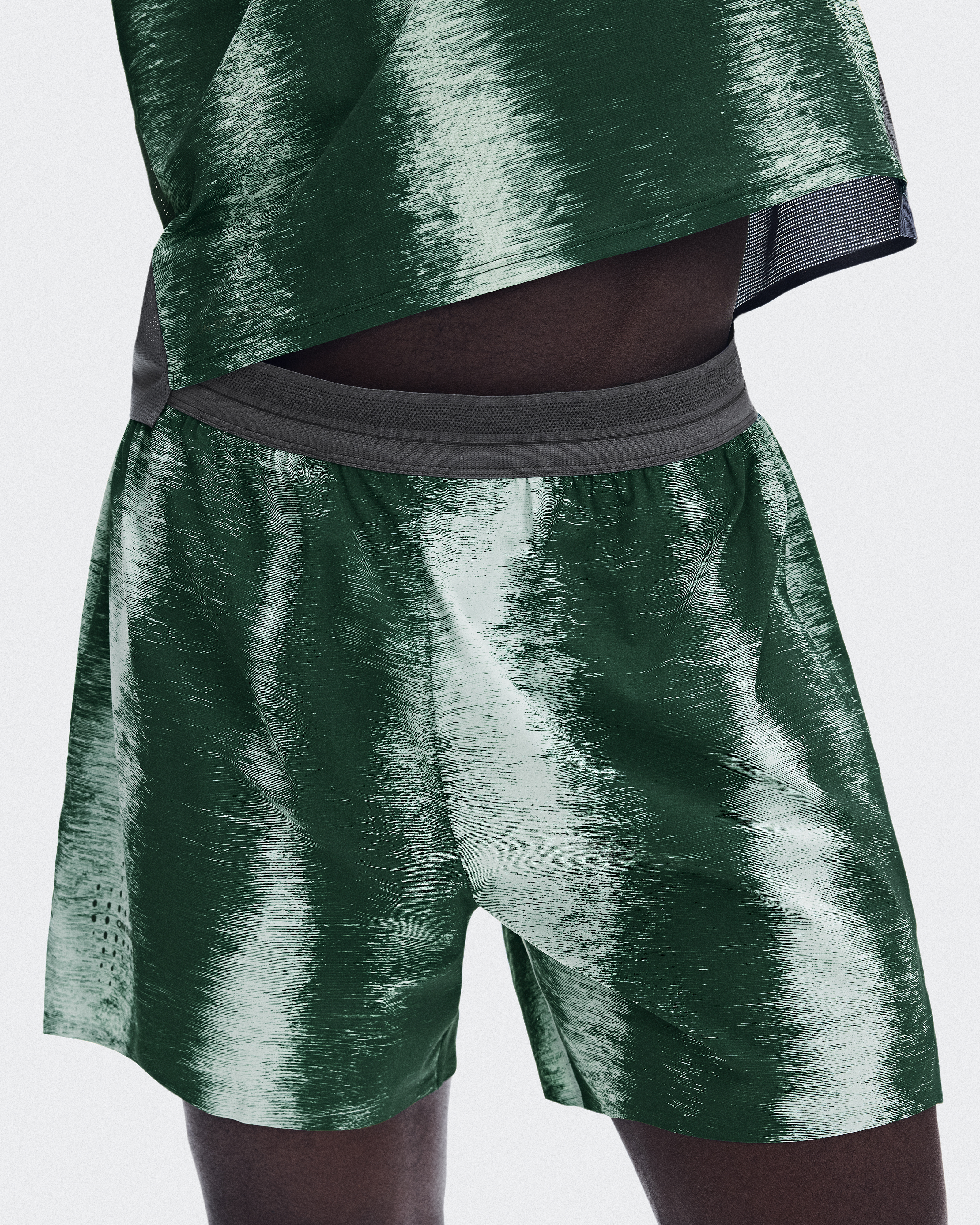 メンズ Performance Shorts Terra | グリーン | On 日本