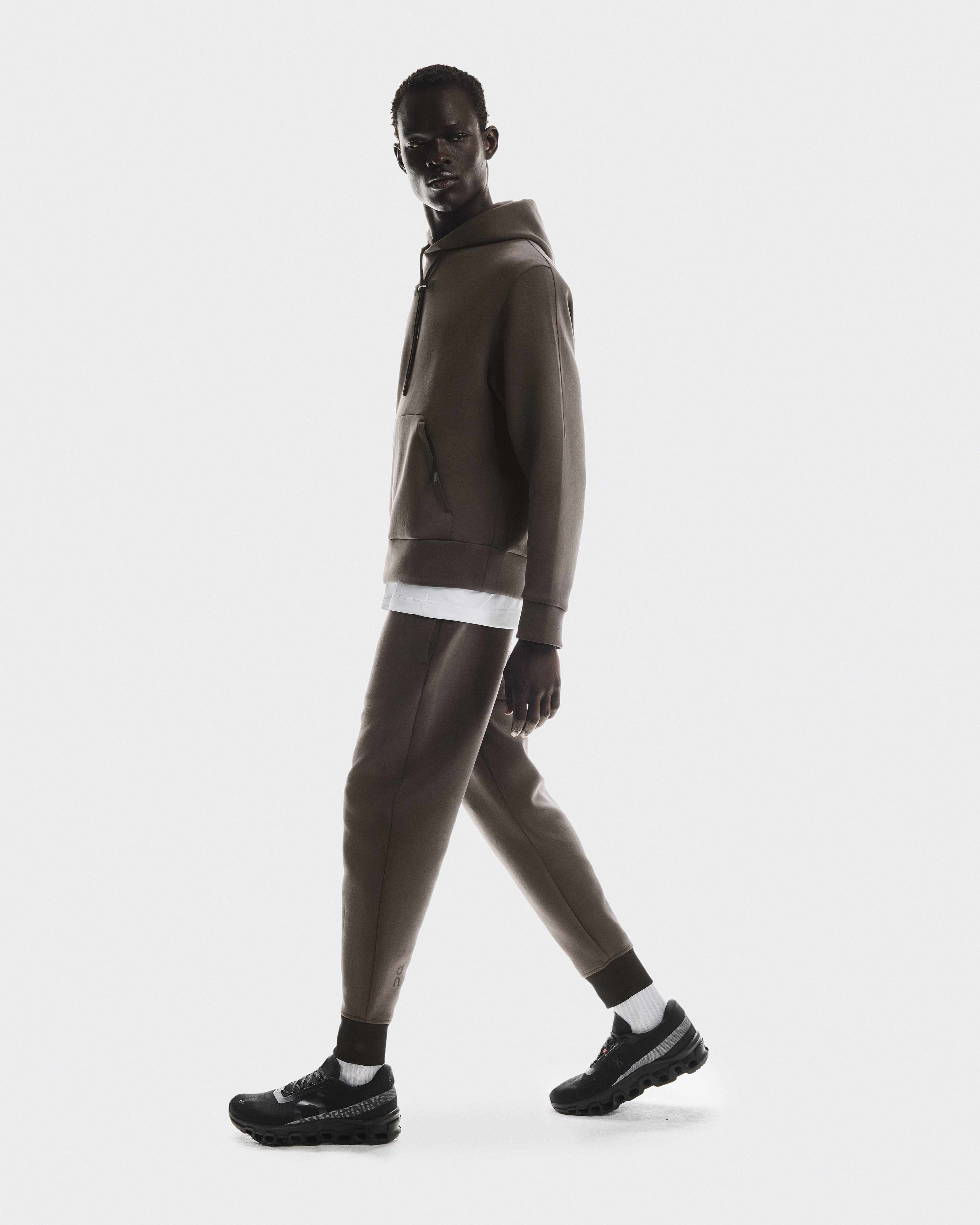 メンズ Focus Tech Sweatpants | ブラウン | On 日本