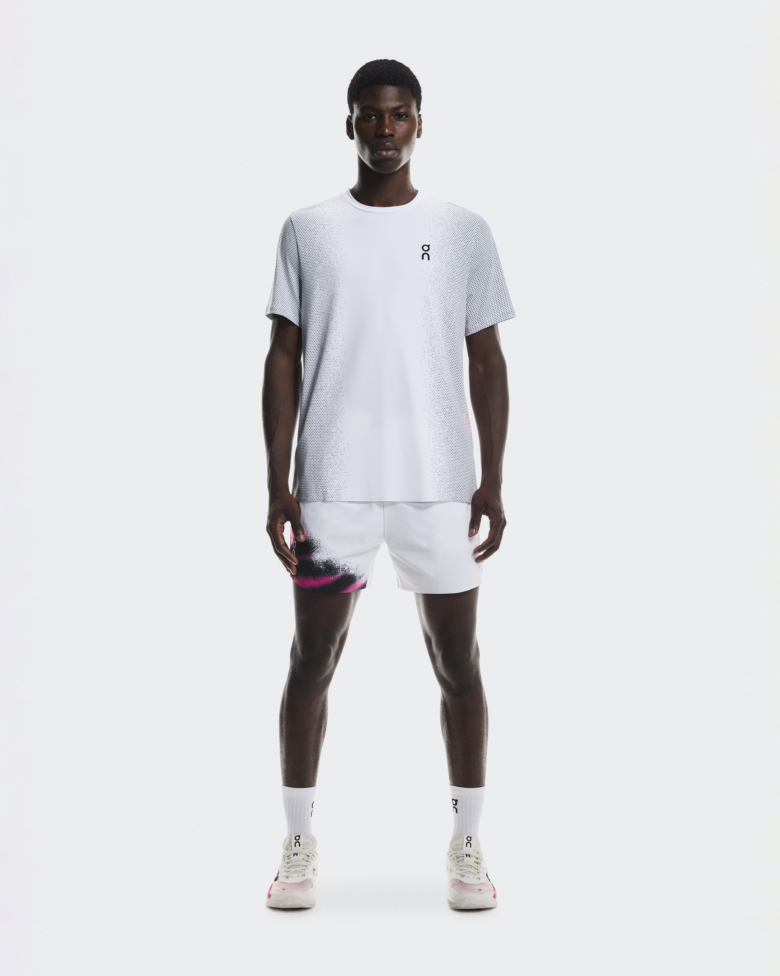 オン On Tennis Court-T　WHITE/LIME【海外サイズ:S】 Men's Court-T: Lightweight, Versatile Tennis Tee | On | On