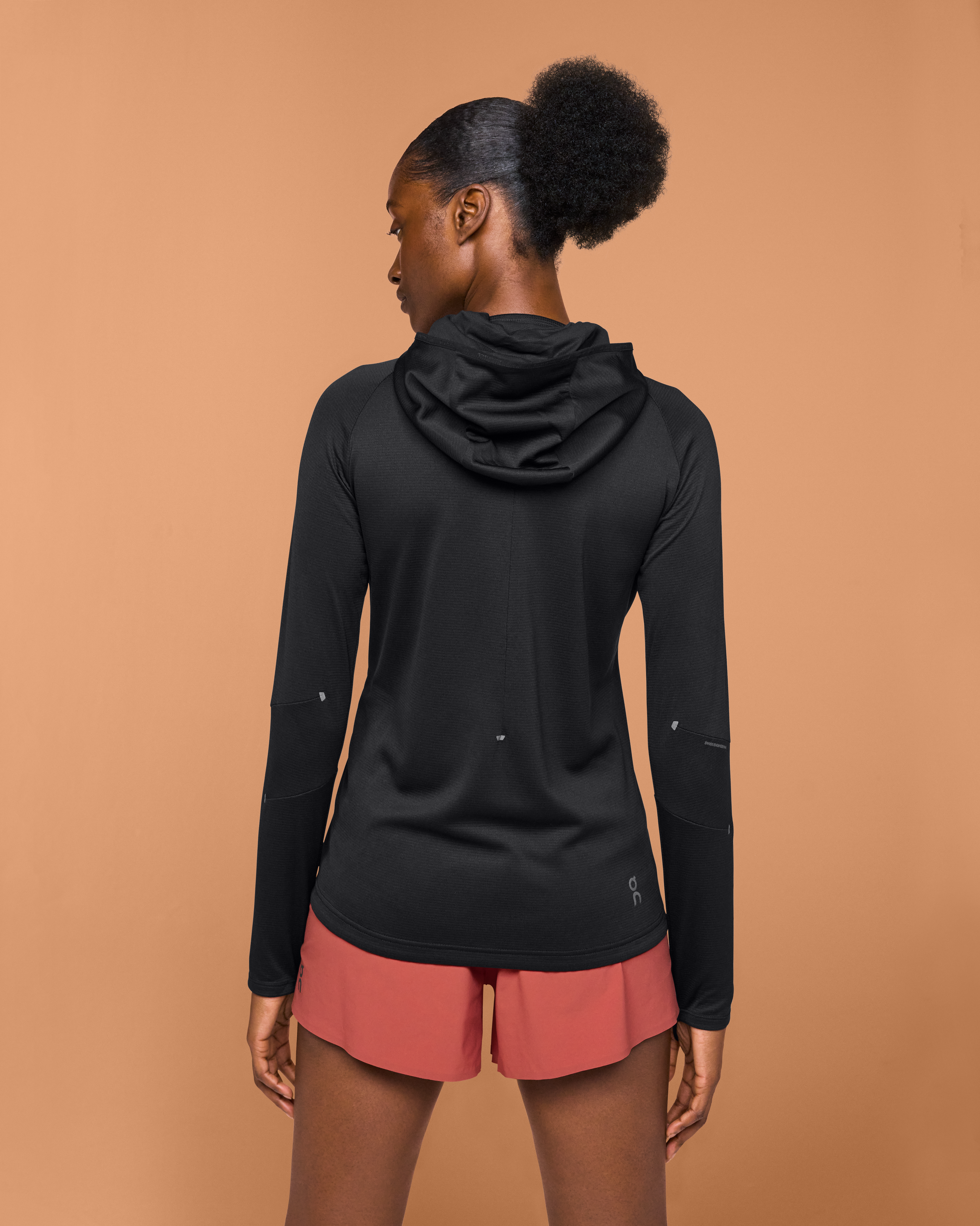 Women's Climate Zip Hoodie | Black | On Switzerland