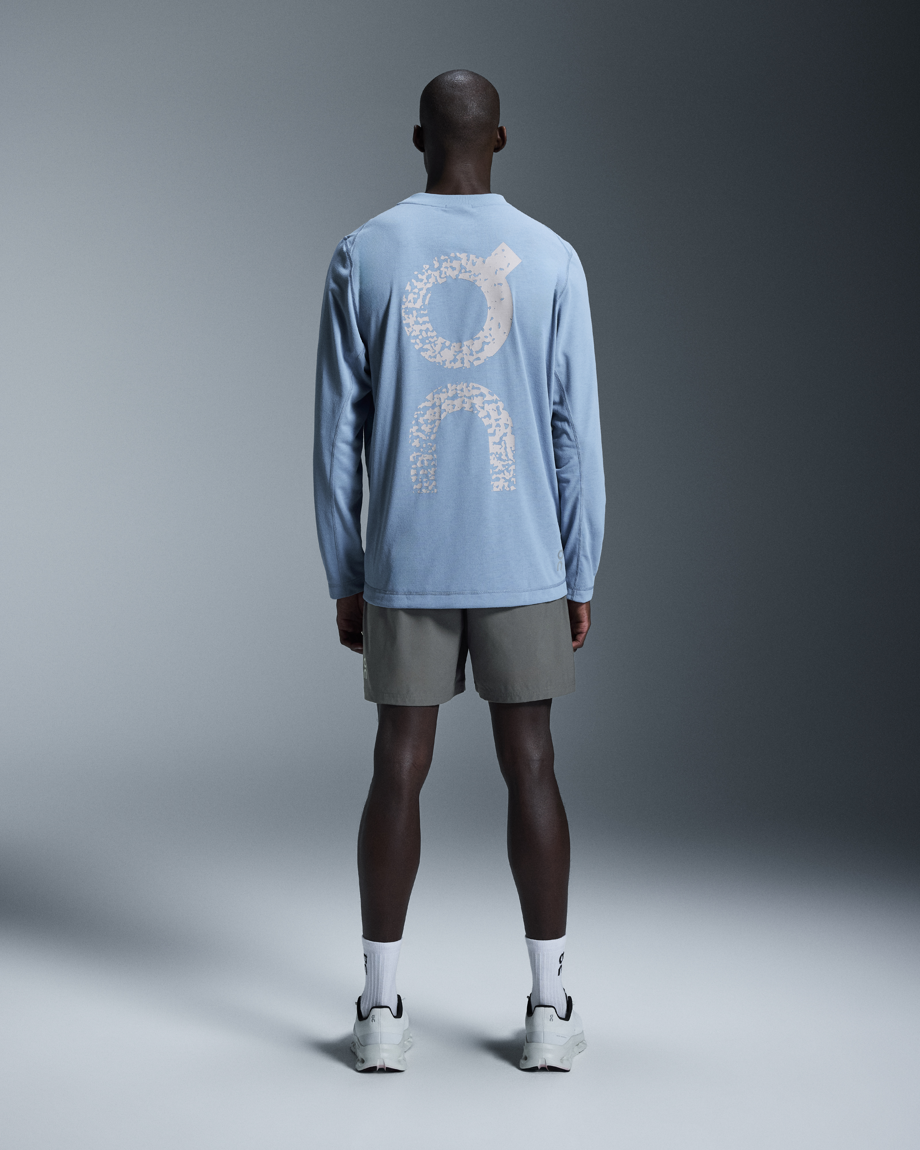 【新品タグ付】On オン Train Long-T Graphic ロンT S Train Long-T Graphic: Men's High-Intensity Training T-Shirt | On
