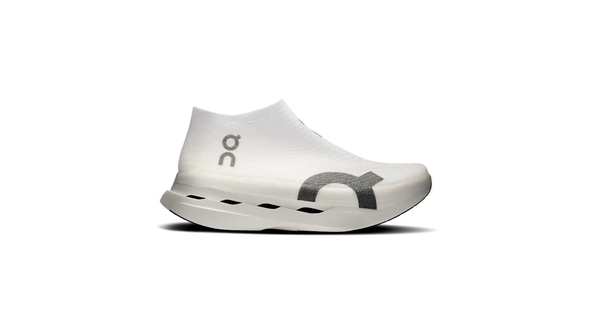 LightSpray Cloudboom Strike: Ultralight Road Racing Shoe | On LightSpray Cloudboom Strike: Ultralight Road Racing Shoe | On