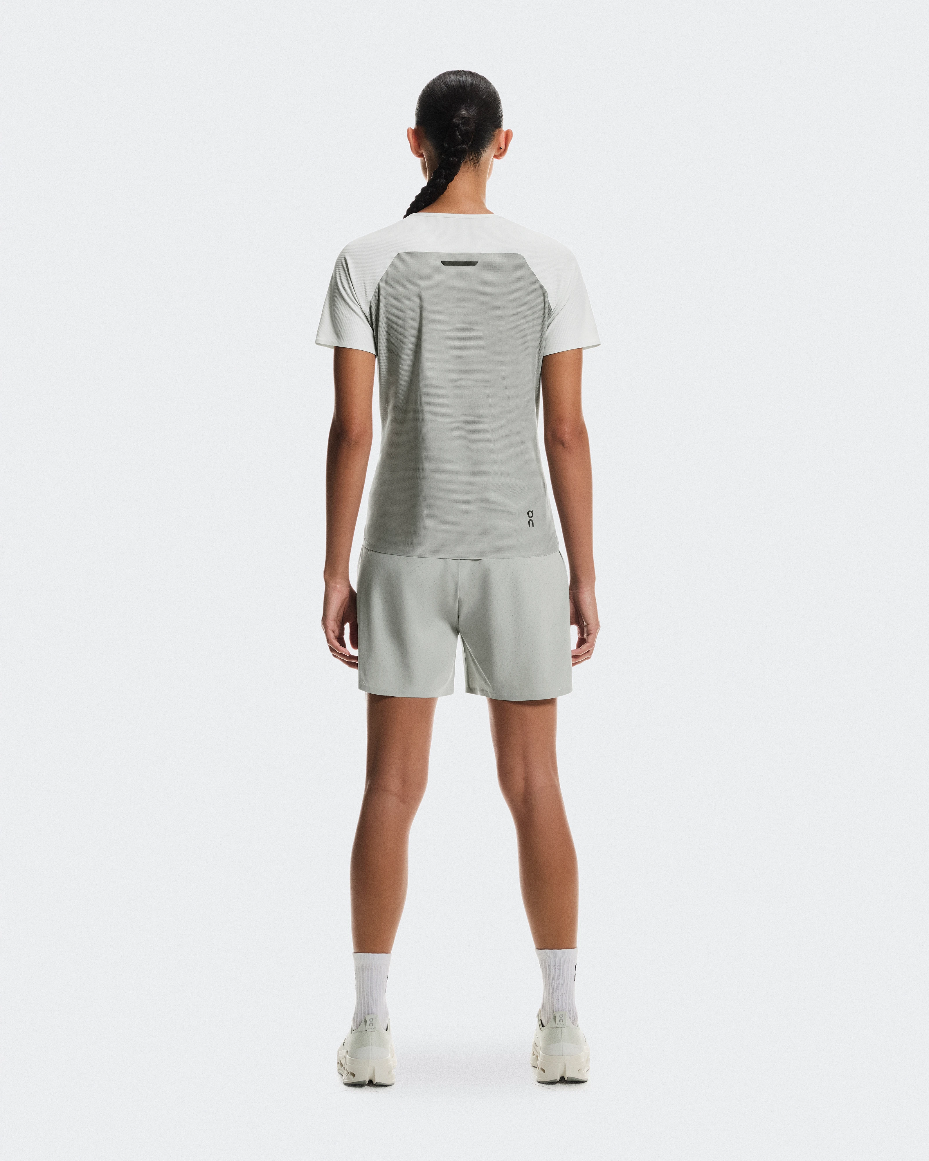 On 5" Performance Shorts Tin Women Shorts