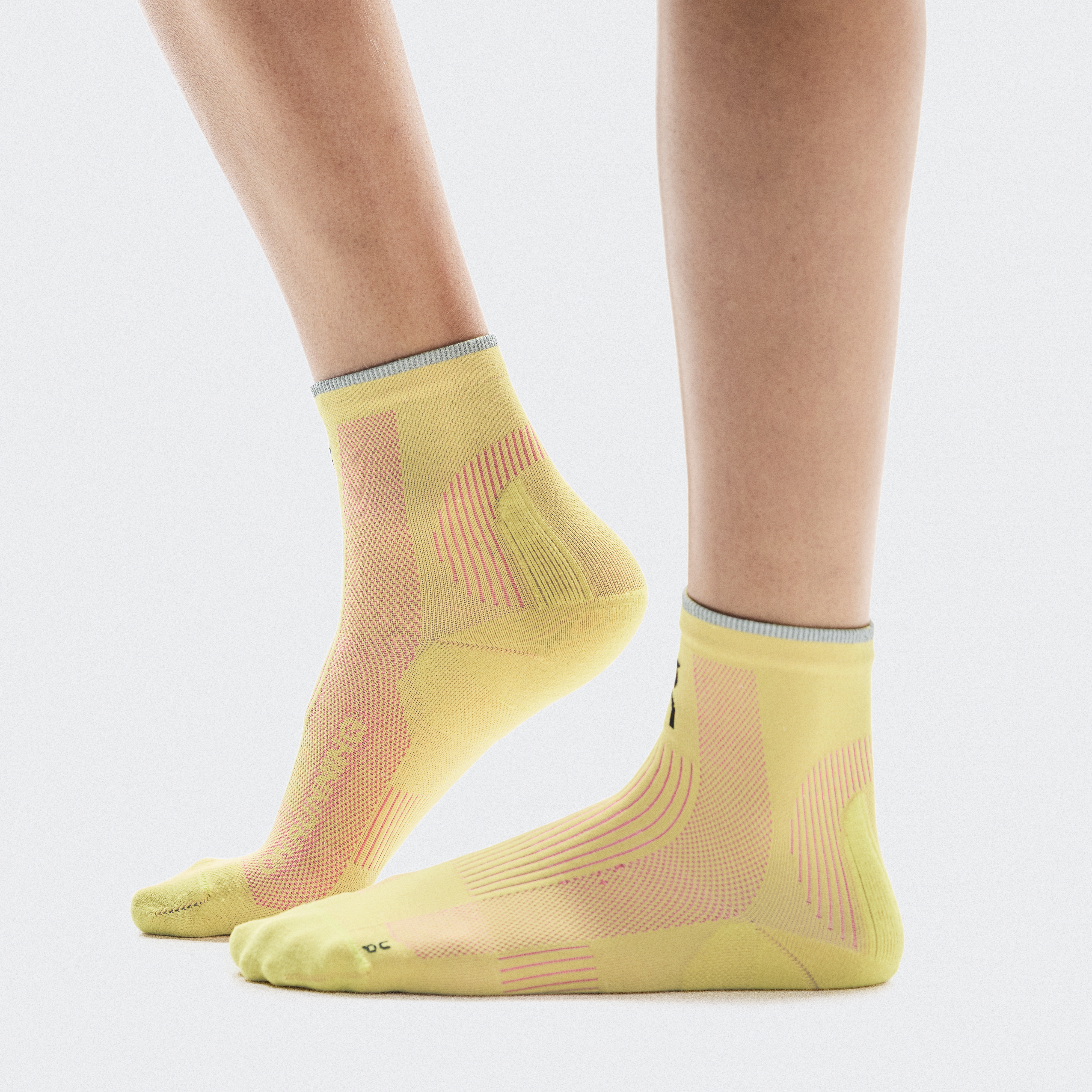 Elite Run Sock Mid in Limelight/Pink