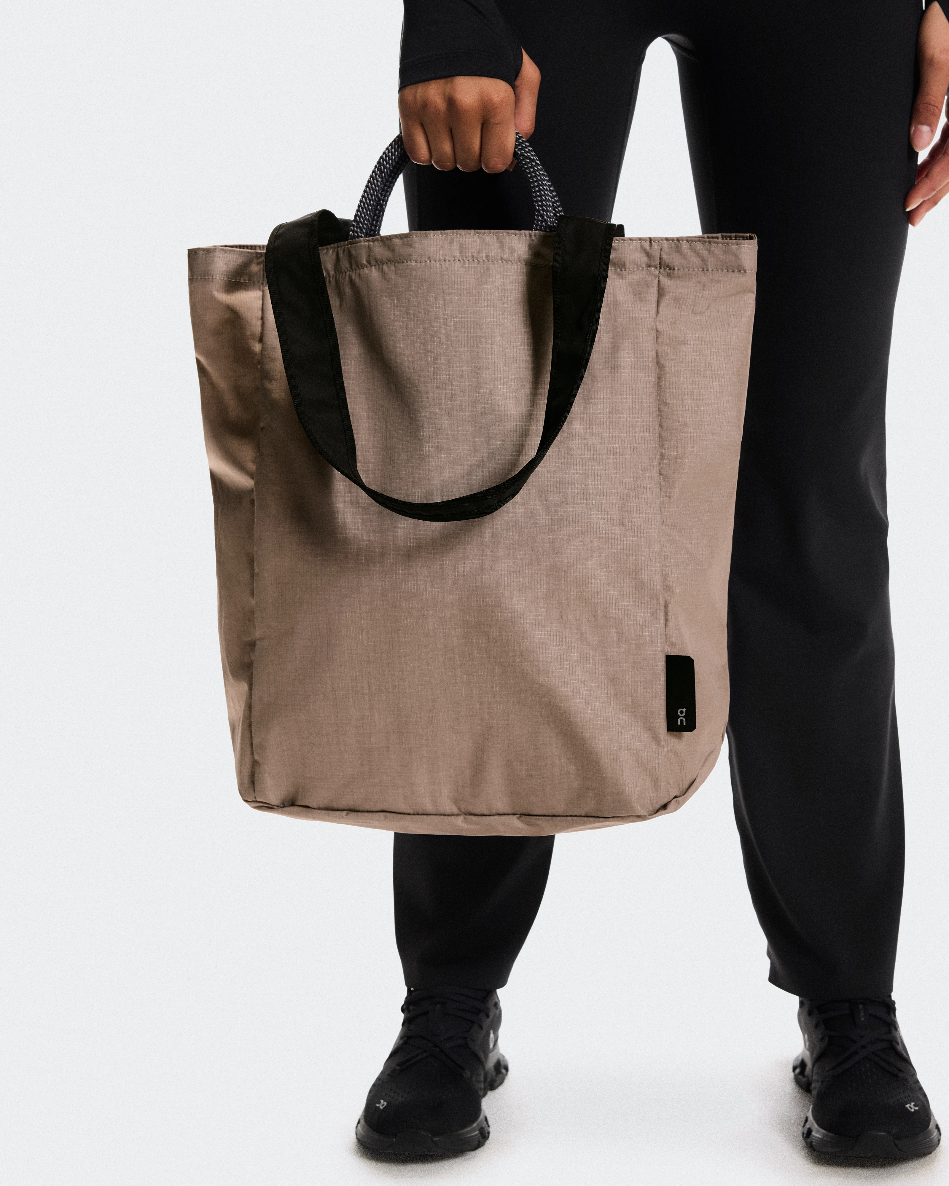 On Tote Pack 25L Cinder & Black Unisex Bags