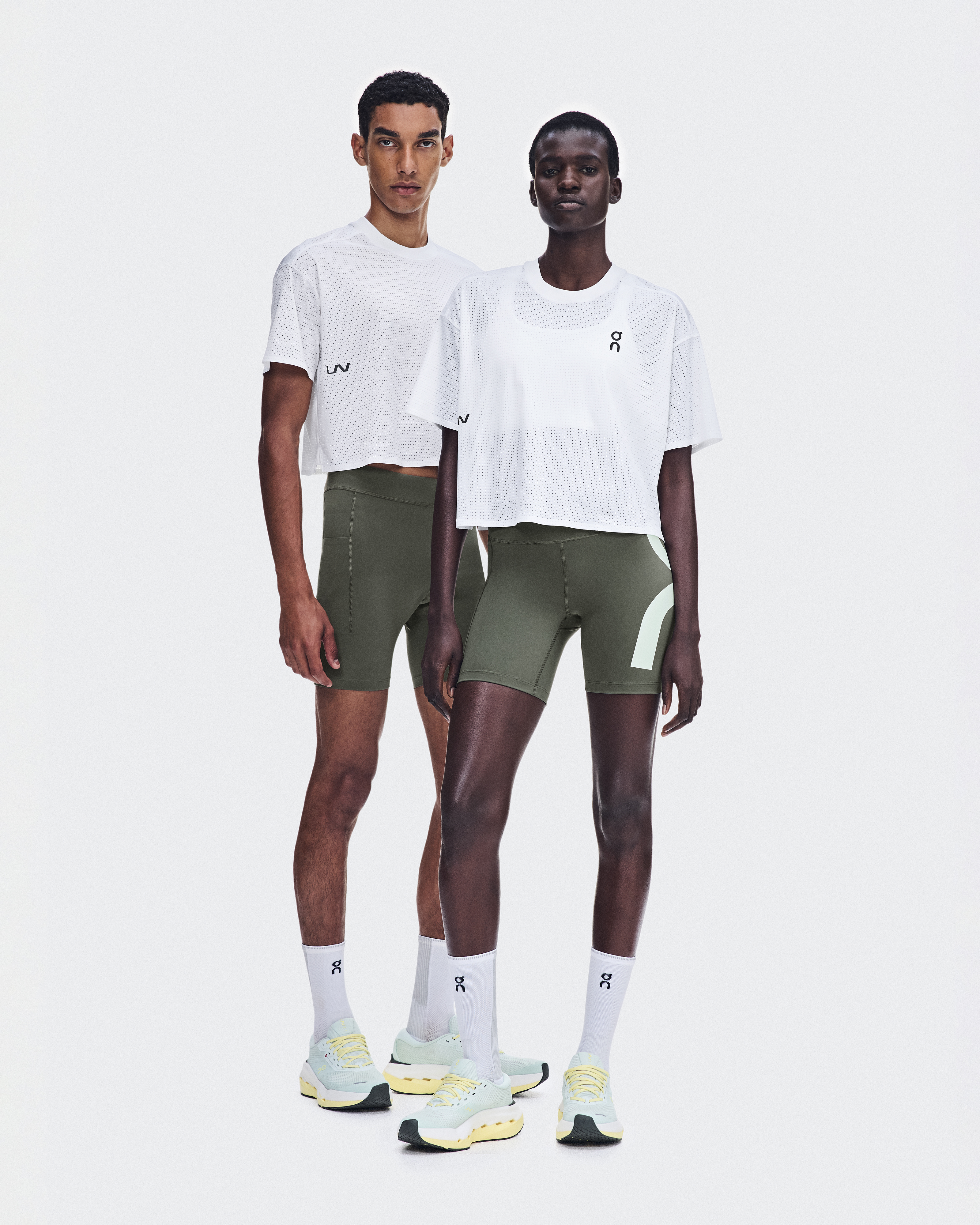 Cropped Run-T LN1 | White | On South Korea Cropped Run-T LN1 | White | On South Korea