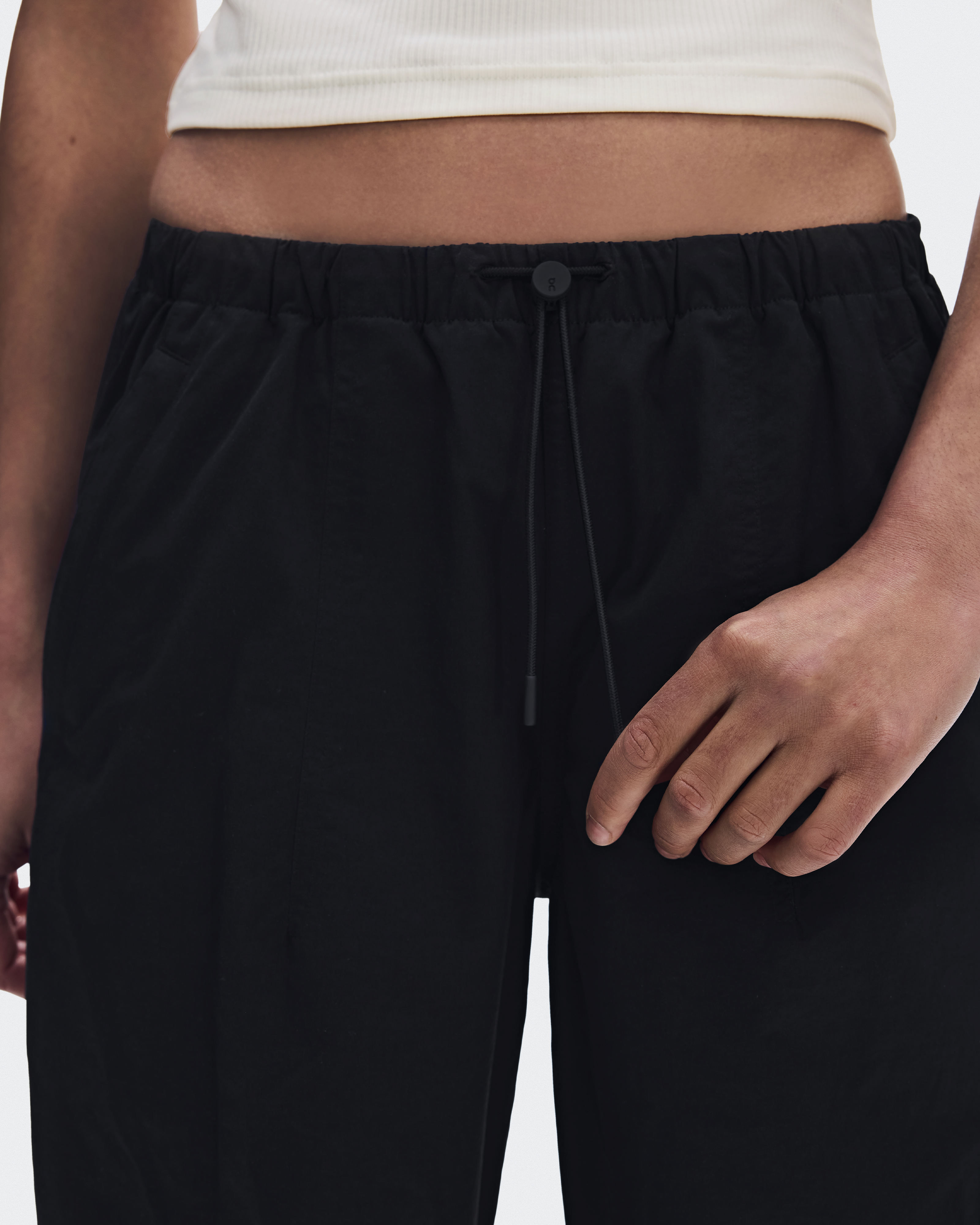 ウィメンズ Parachute Pants | Black | On 日本