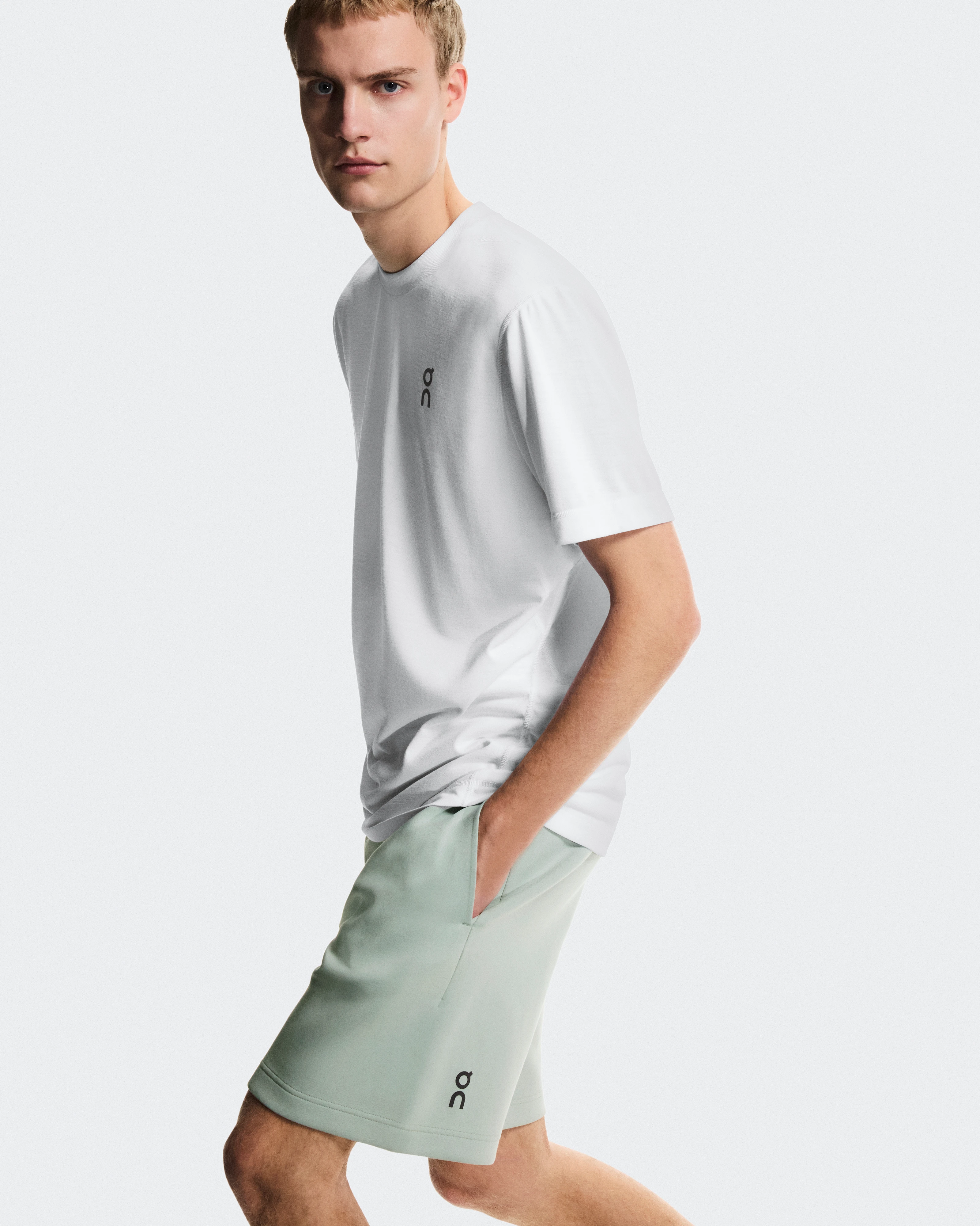 On Focus Tech Shorts Mineral Men Shorts