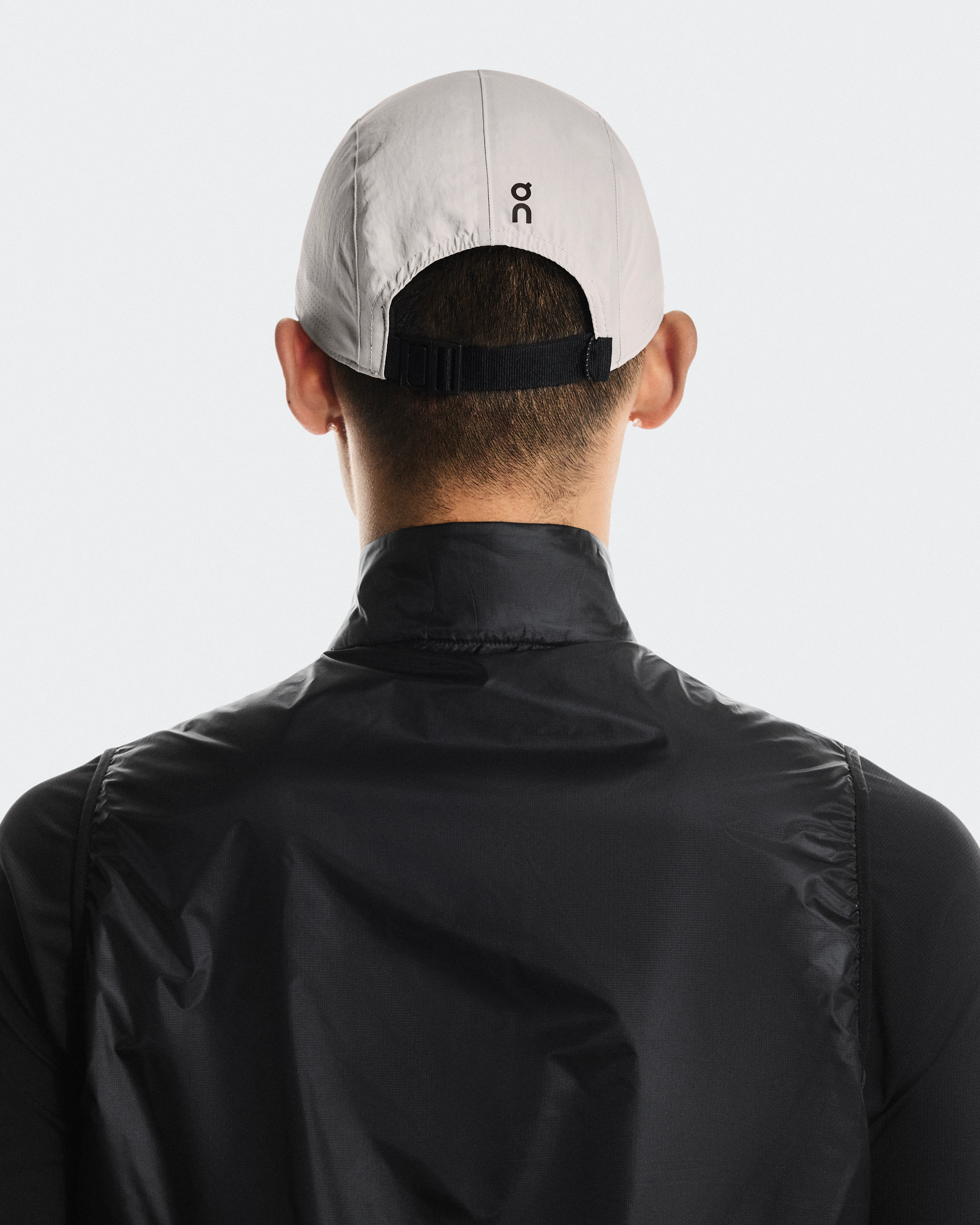 On Performance Cap Pearl Unisex Headwear