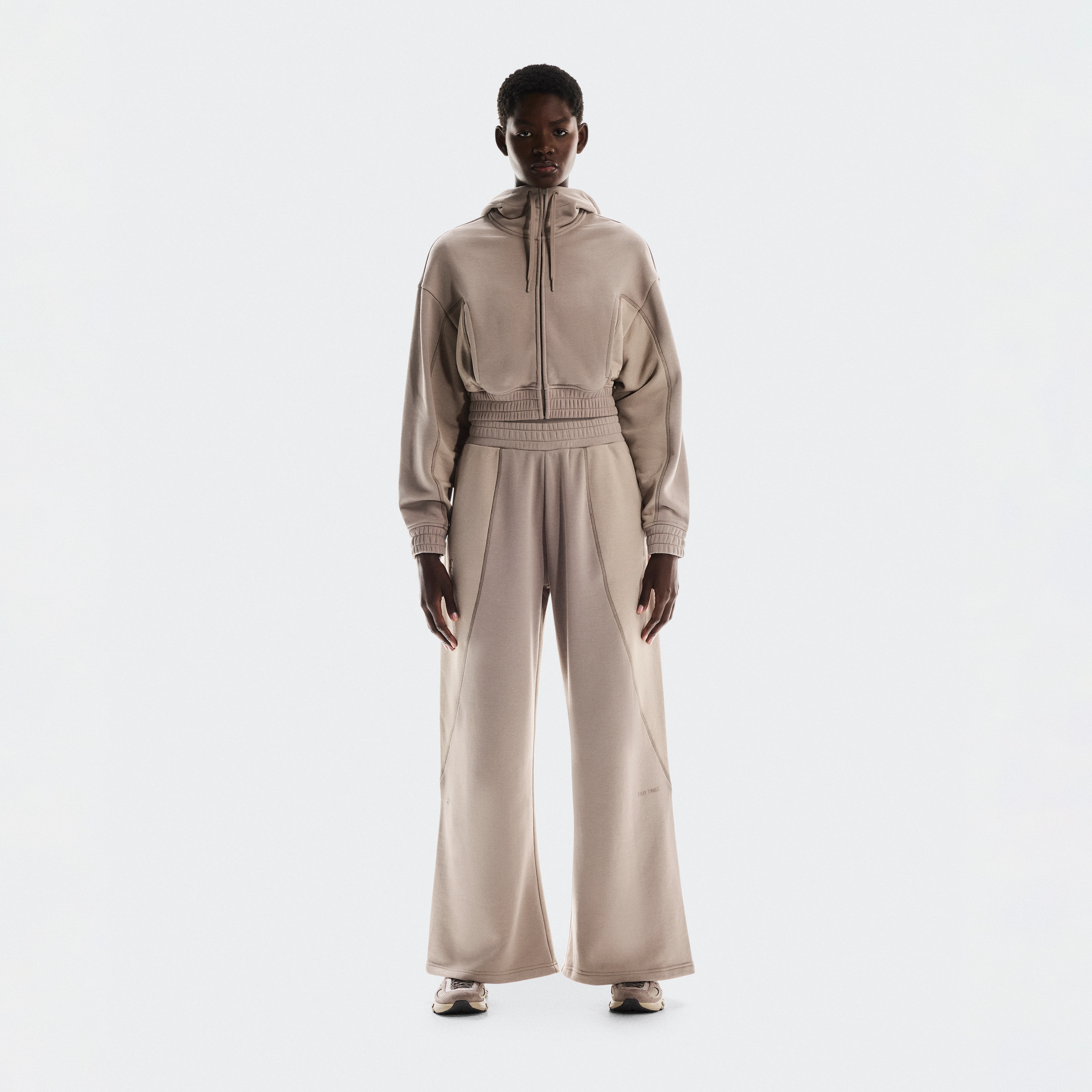 On CLUB LOOSE PANTS FKA Beige Damen Damen – Lifestyle Hosen