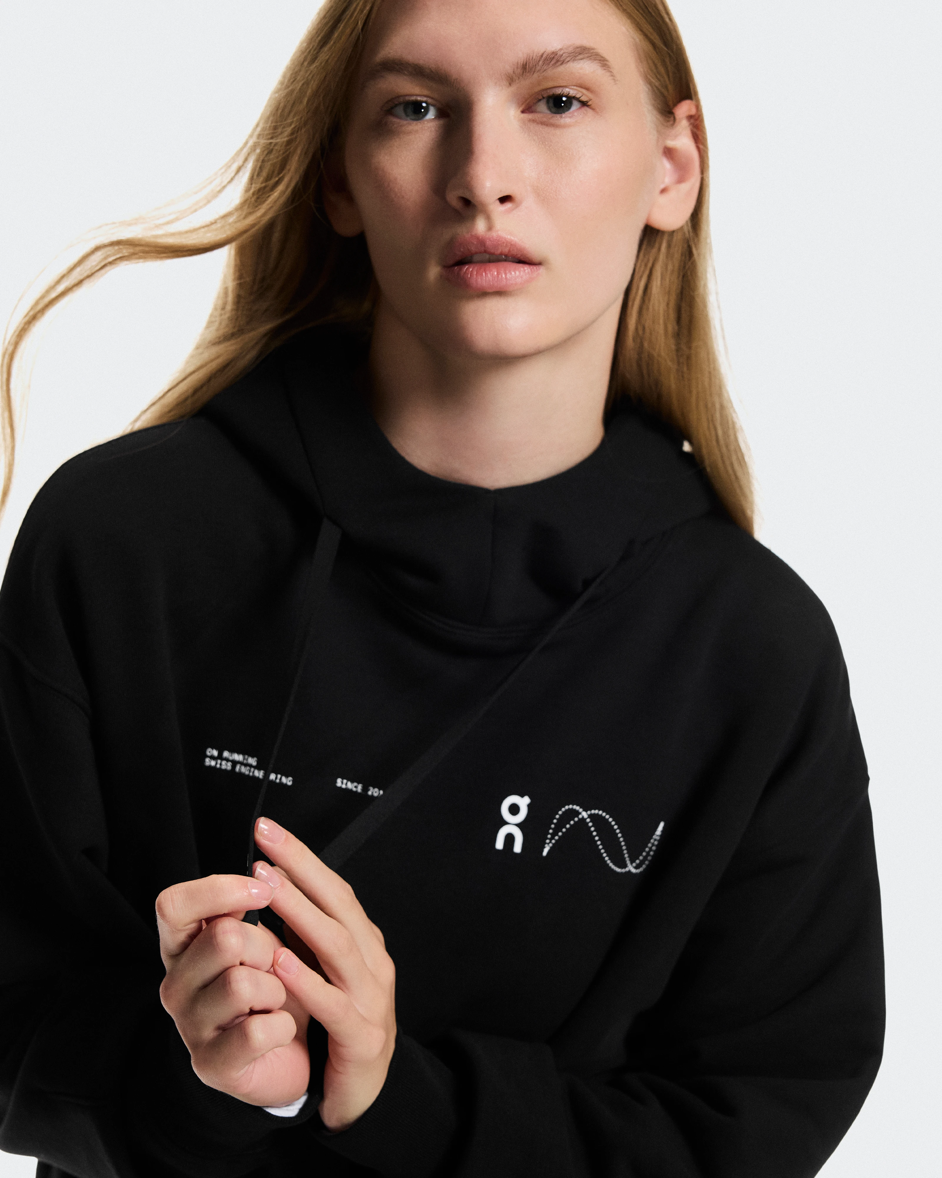 On Club Hoodie Avant Black Women Hoodies and sweatshirts