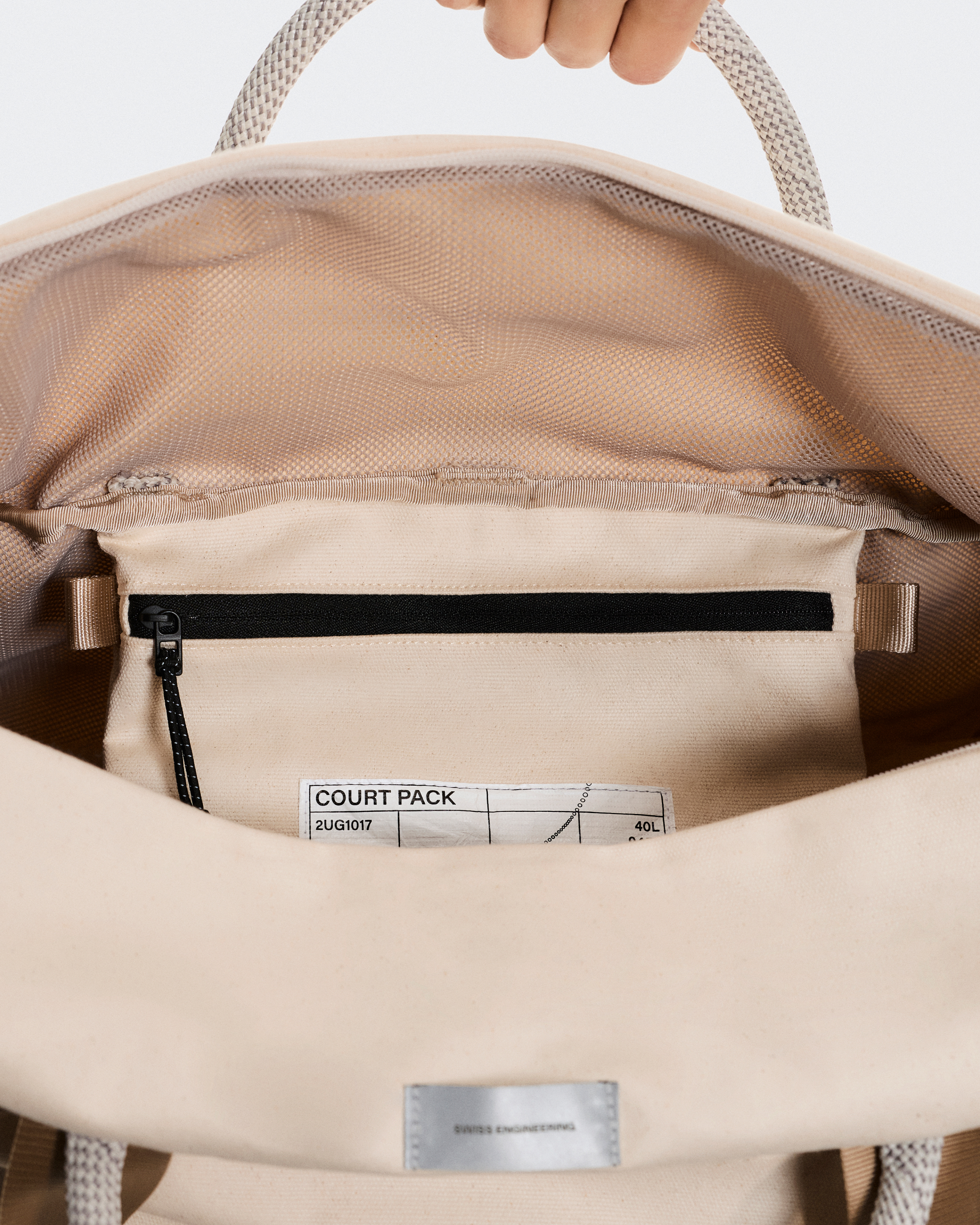 Court Pack 40L | Beige & White | On United States