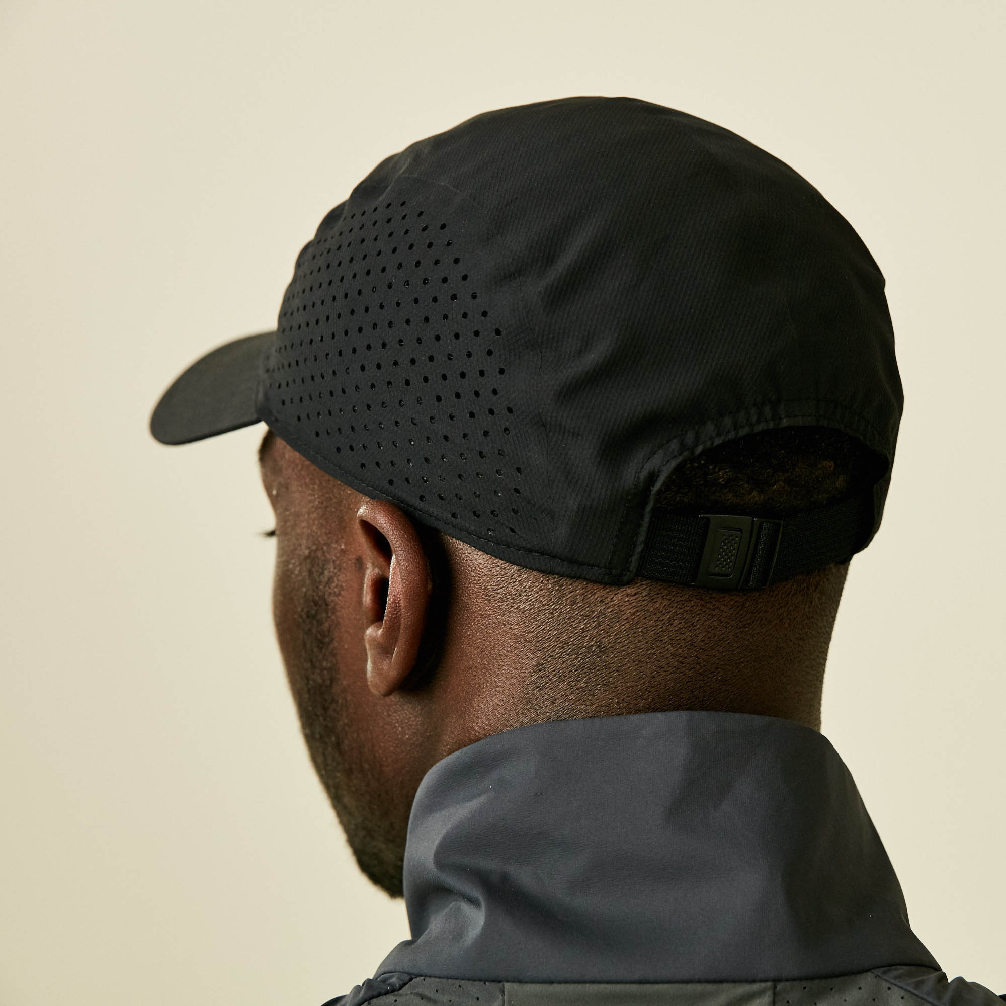 Lightweight cap store