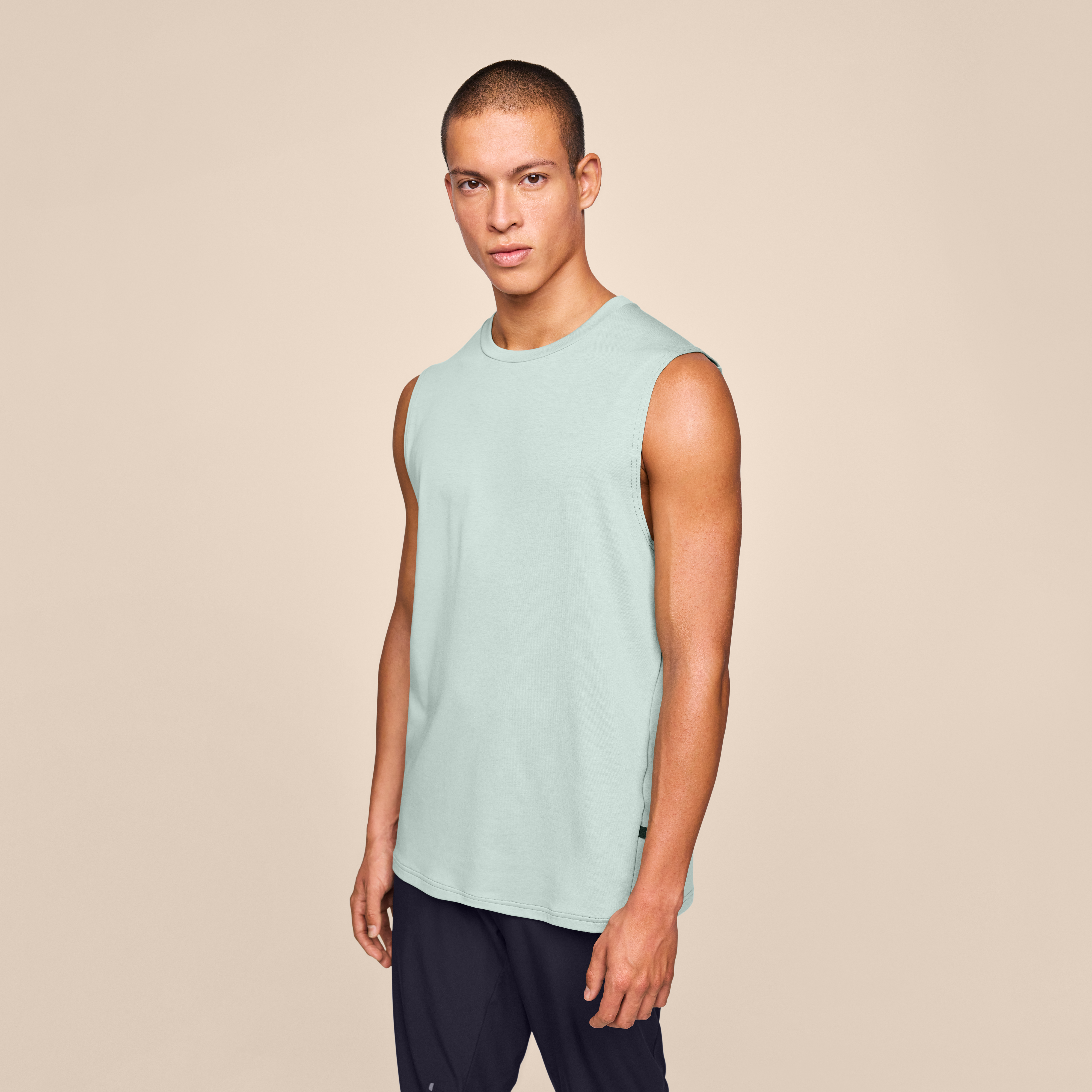 Gym Apparel and Training Clothes for Men | On United States