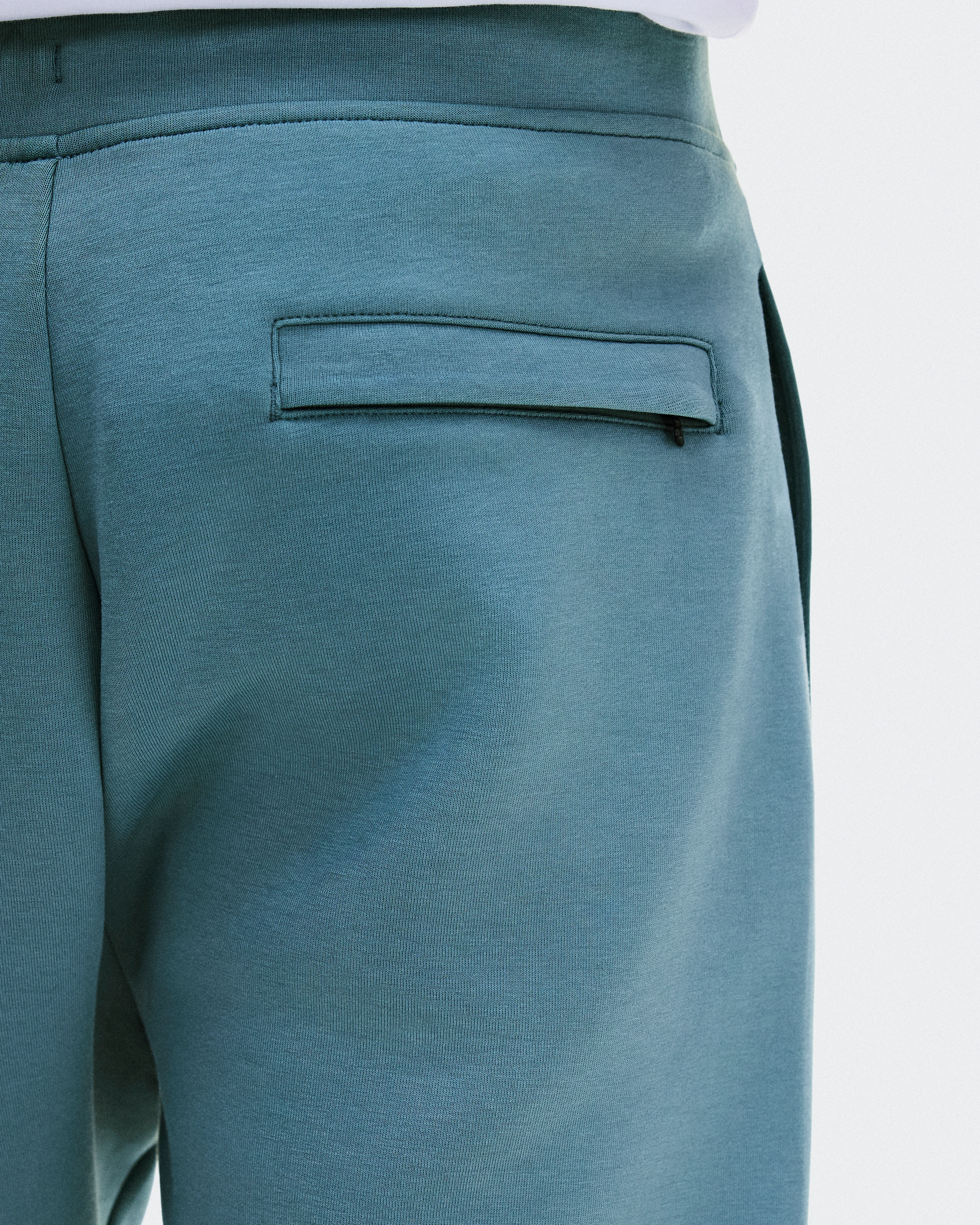 On Focus Tech Sweatpants Agave Men Pants