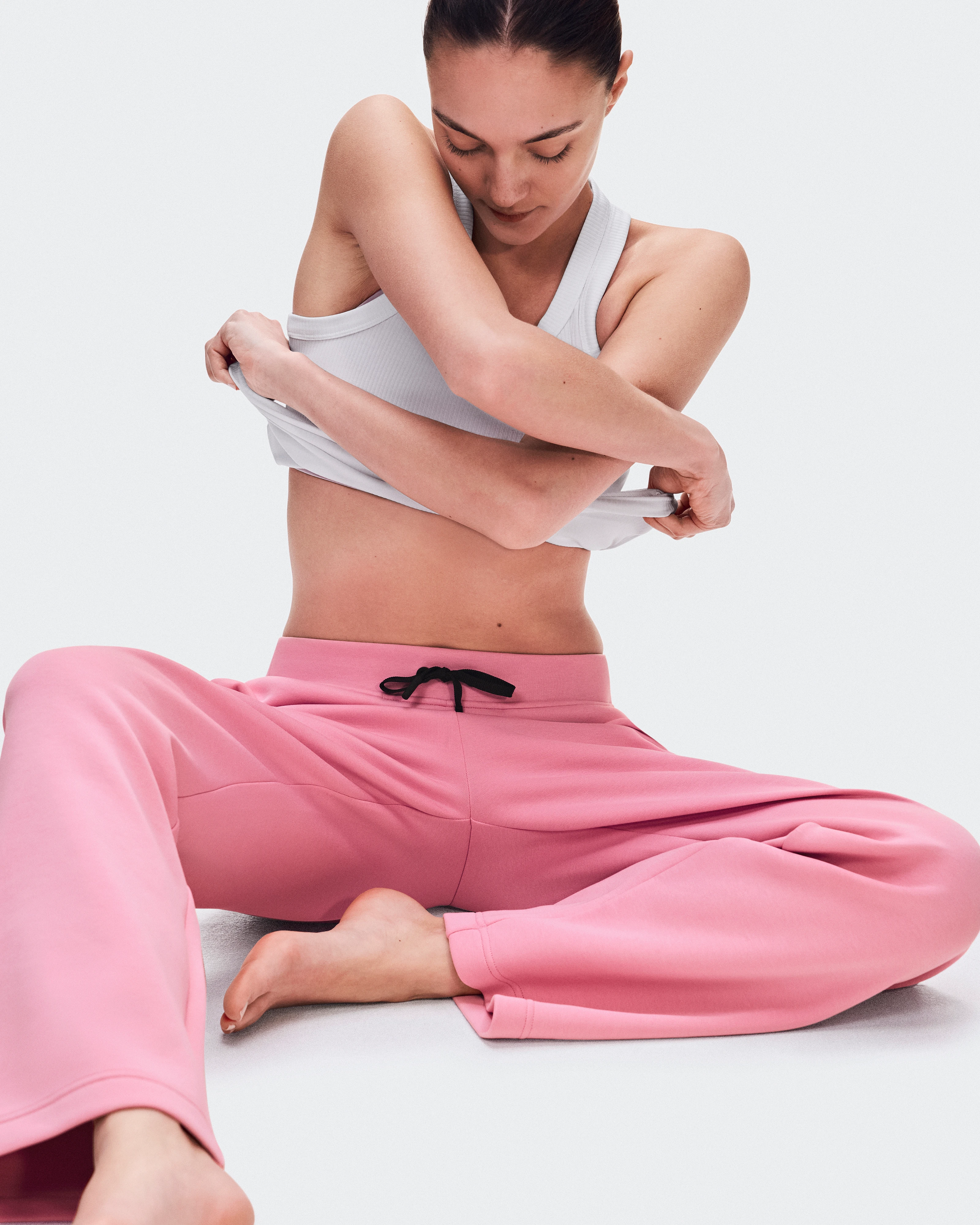 On Focus Tech Sweatpants Magnolia Women Pants