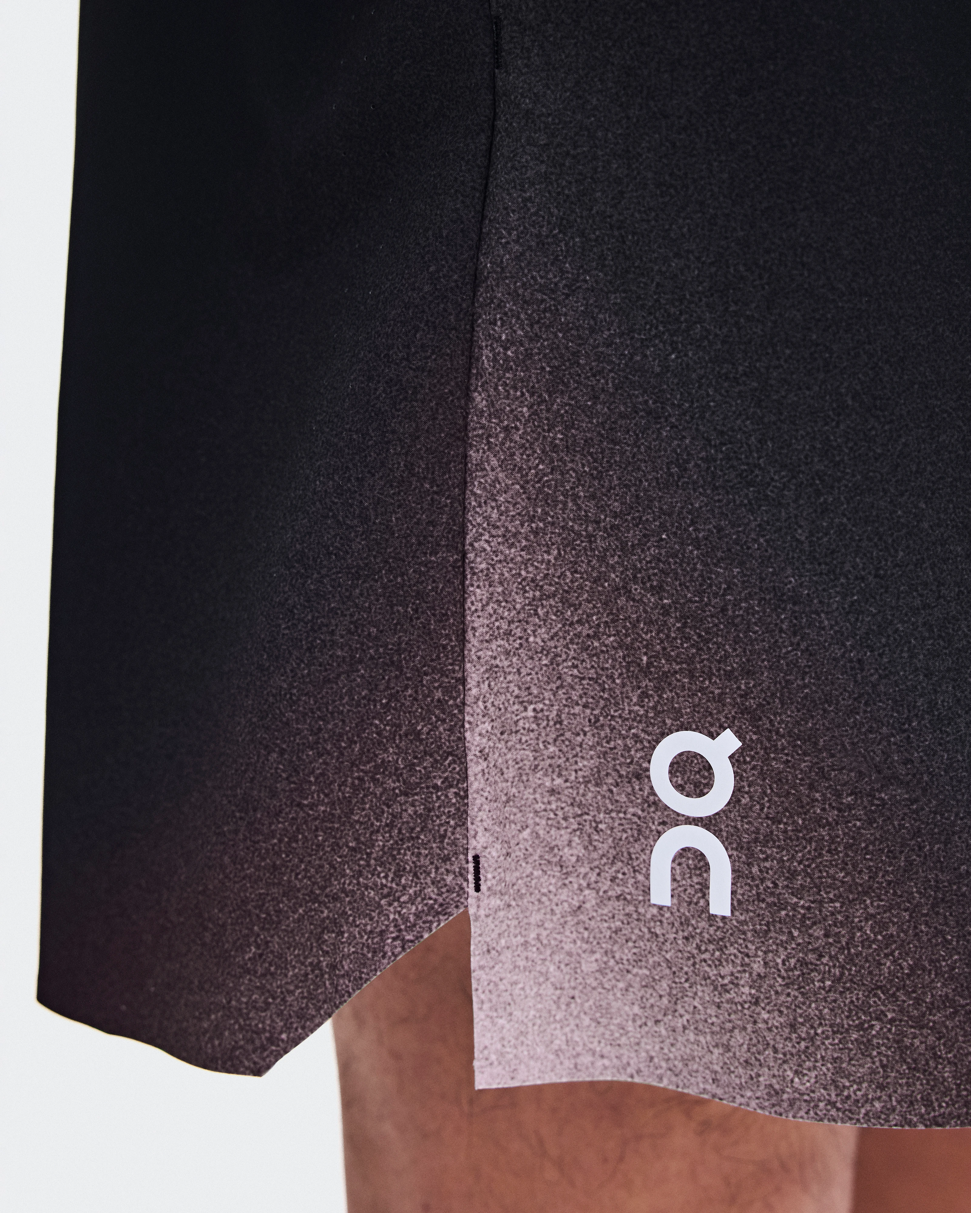 On 5" Court Shorts Swing Black & Mulberry Men Shorts