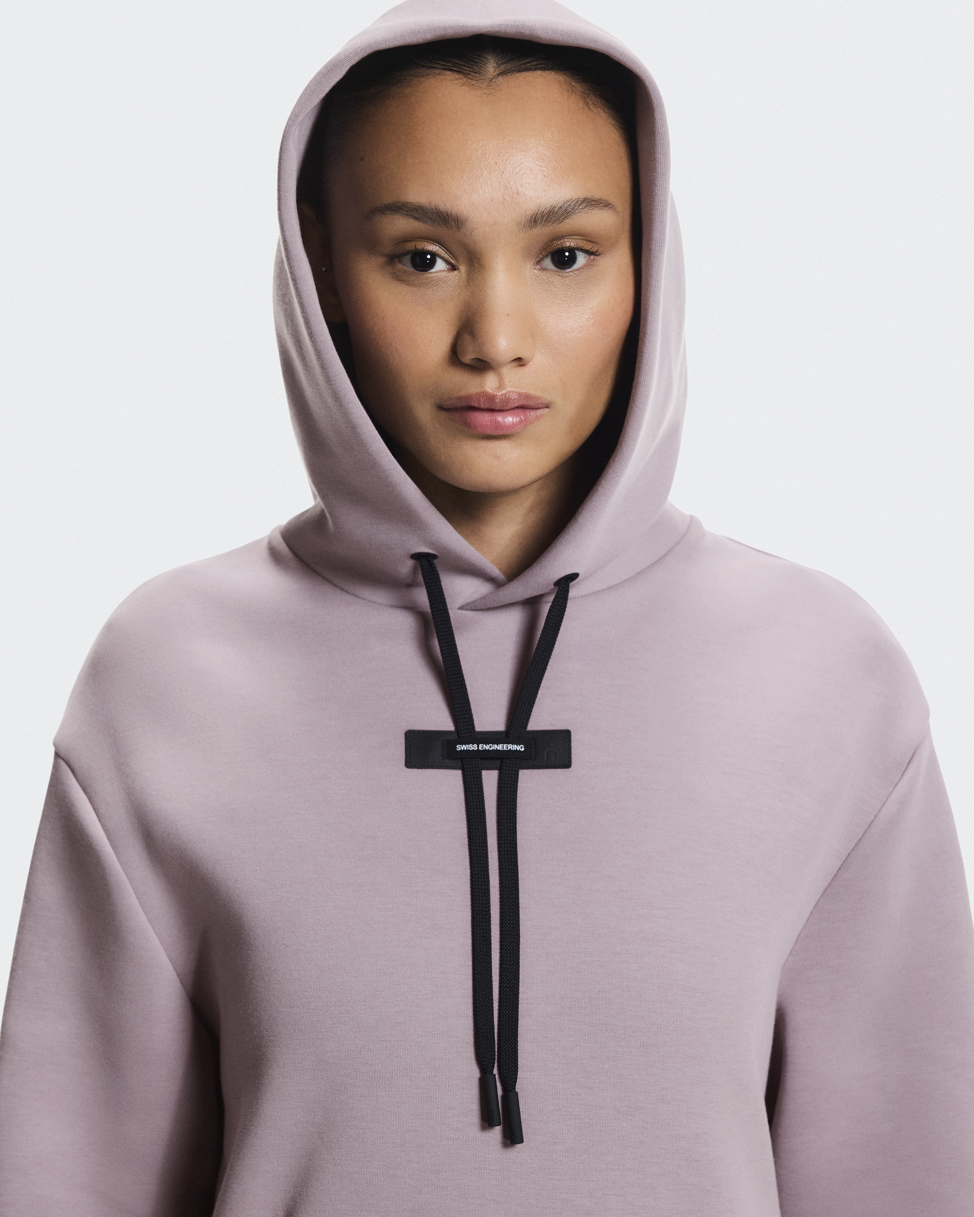 フォーカス テック フーディー | 高機能ウィメンズフーディー | On 日本